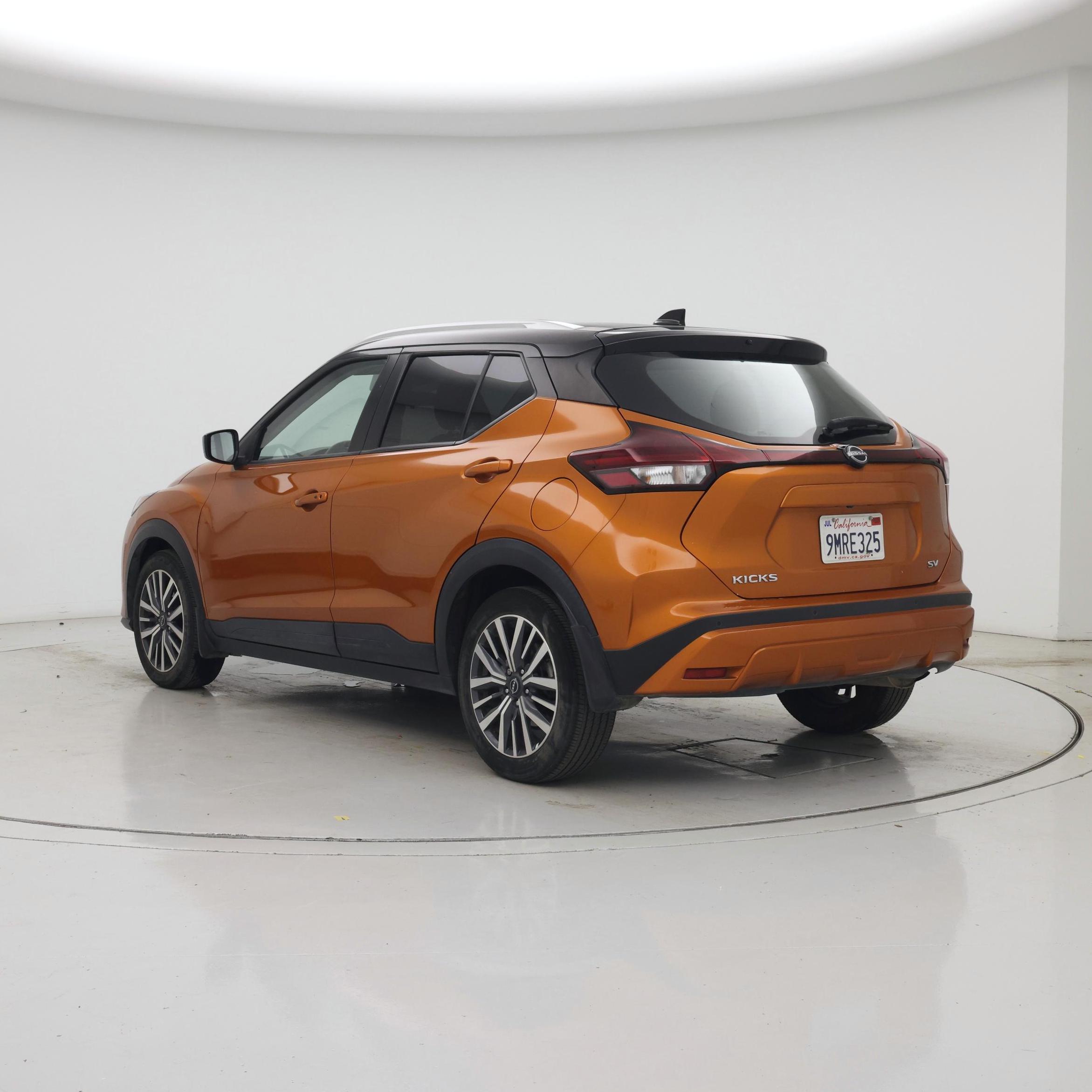 Thumbnail: 2023 Nissan Kicks - 2