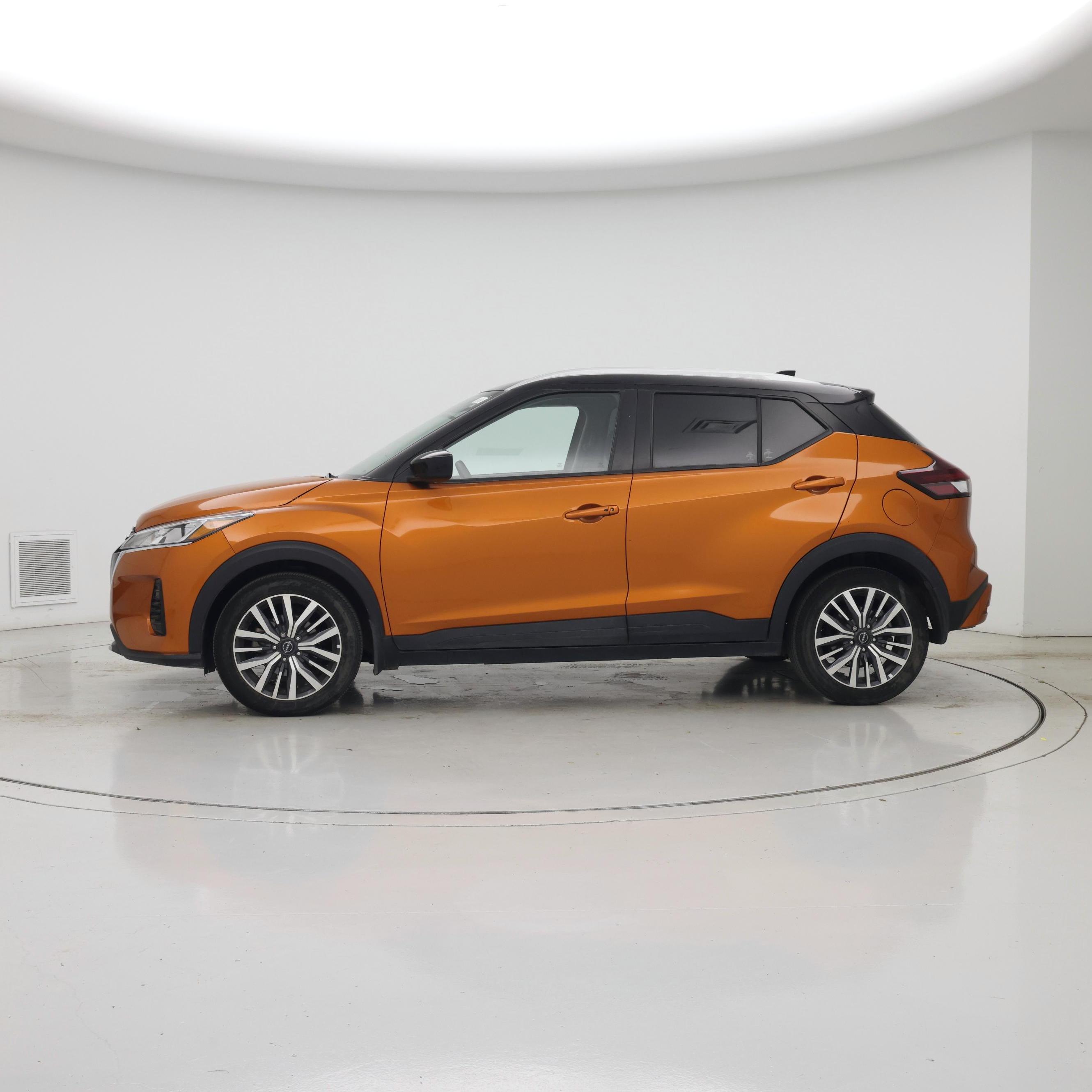 Thumbnail: 2023 Nissan Kicks - 3