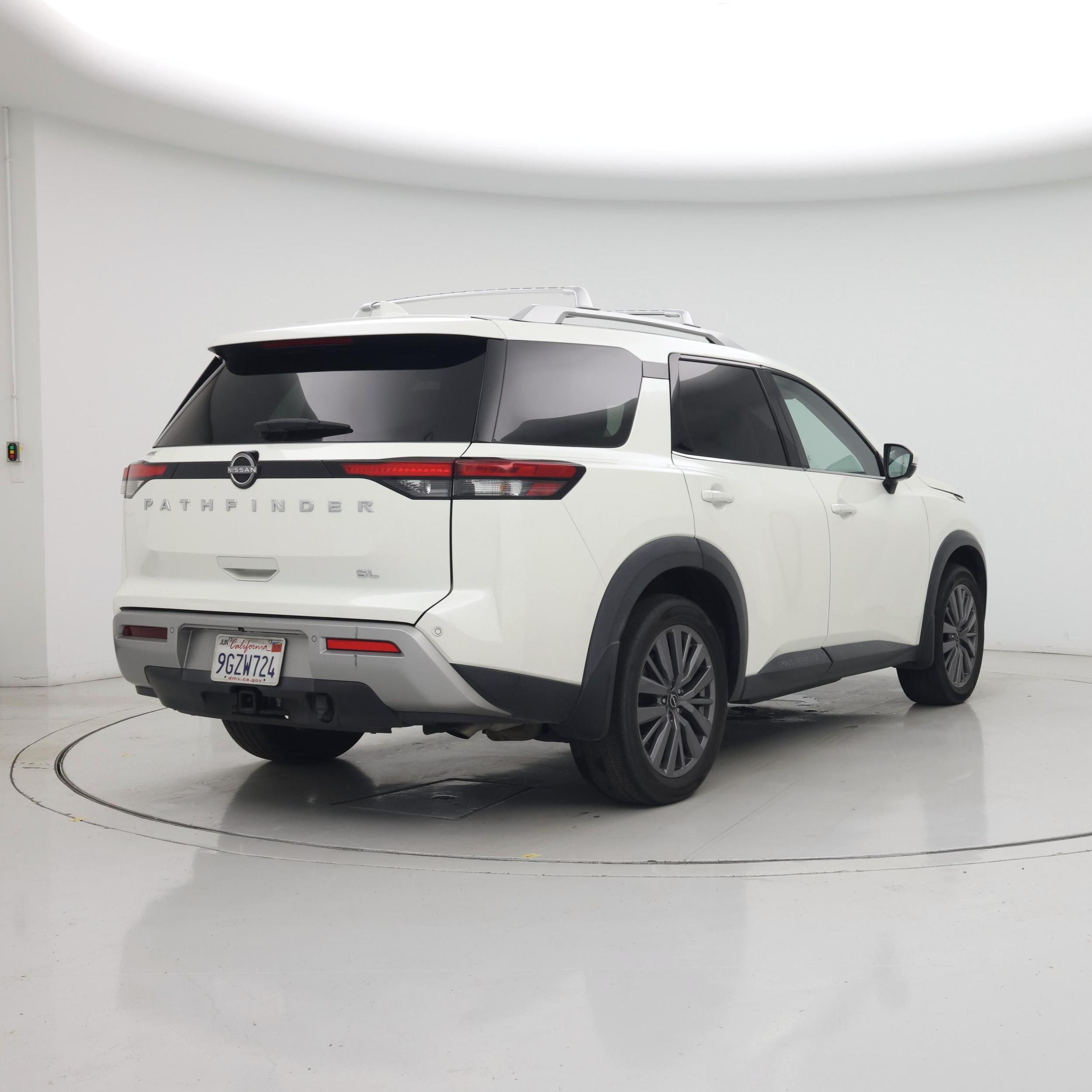 Thumbnail: 2023 Nissan Pathfinder - 8