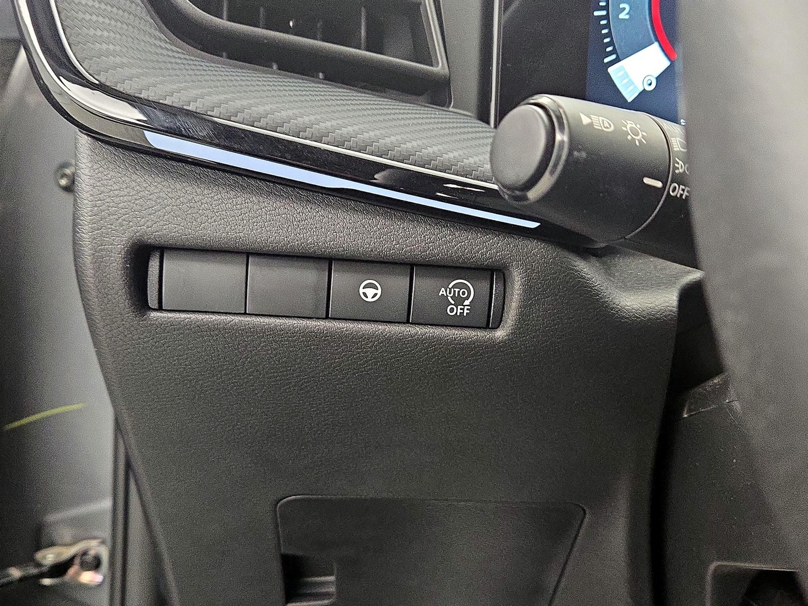 2025 Nissan Kicks SR - Photo 14