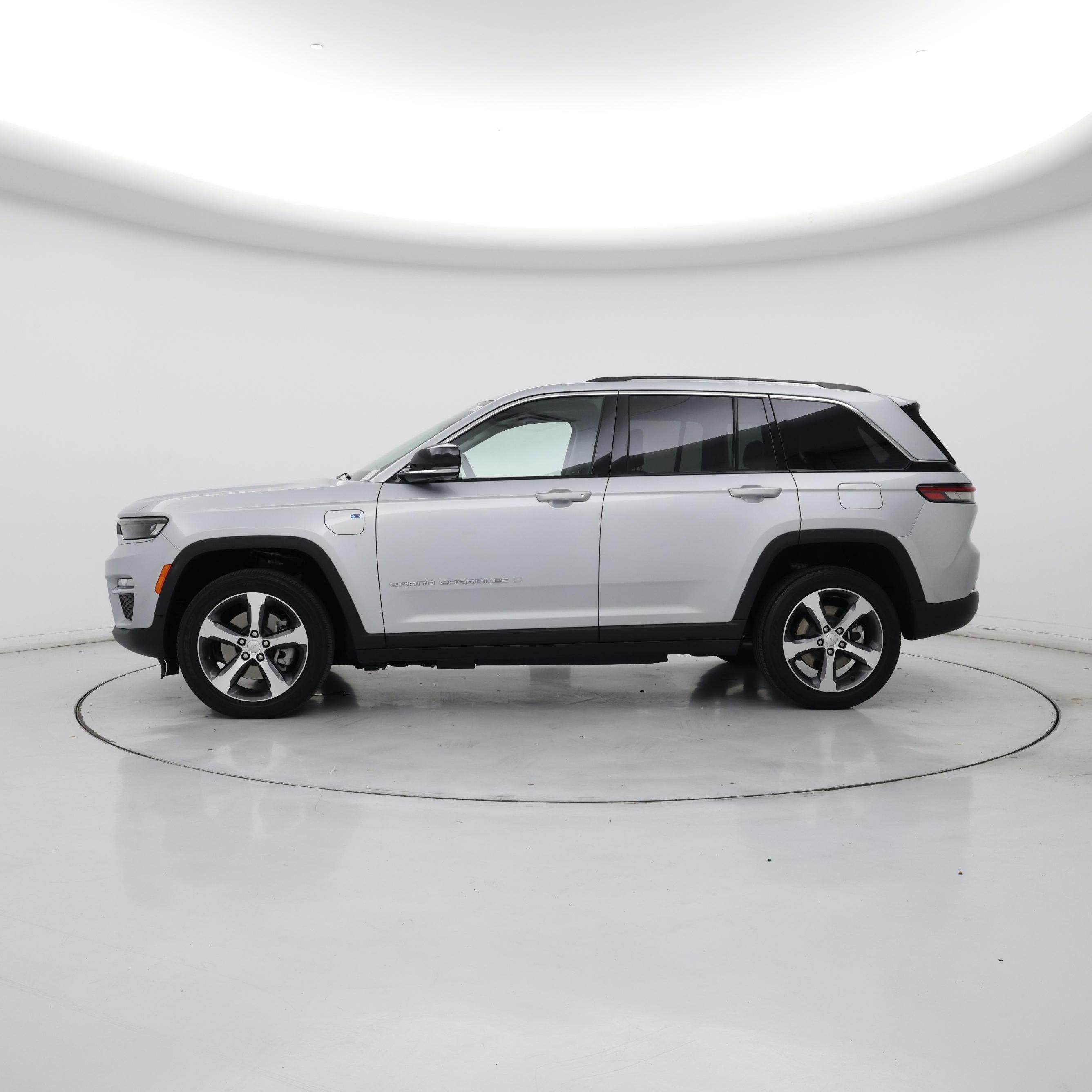 Thumbnail: 2023 Jeep Grand Cherokee - 3