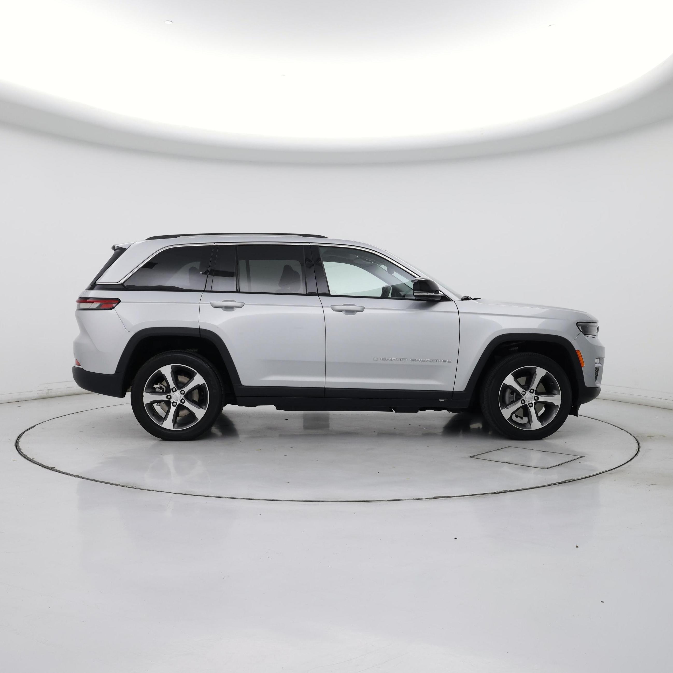 Thumbnail: 2023 Jeep Grand Cherokee - 7