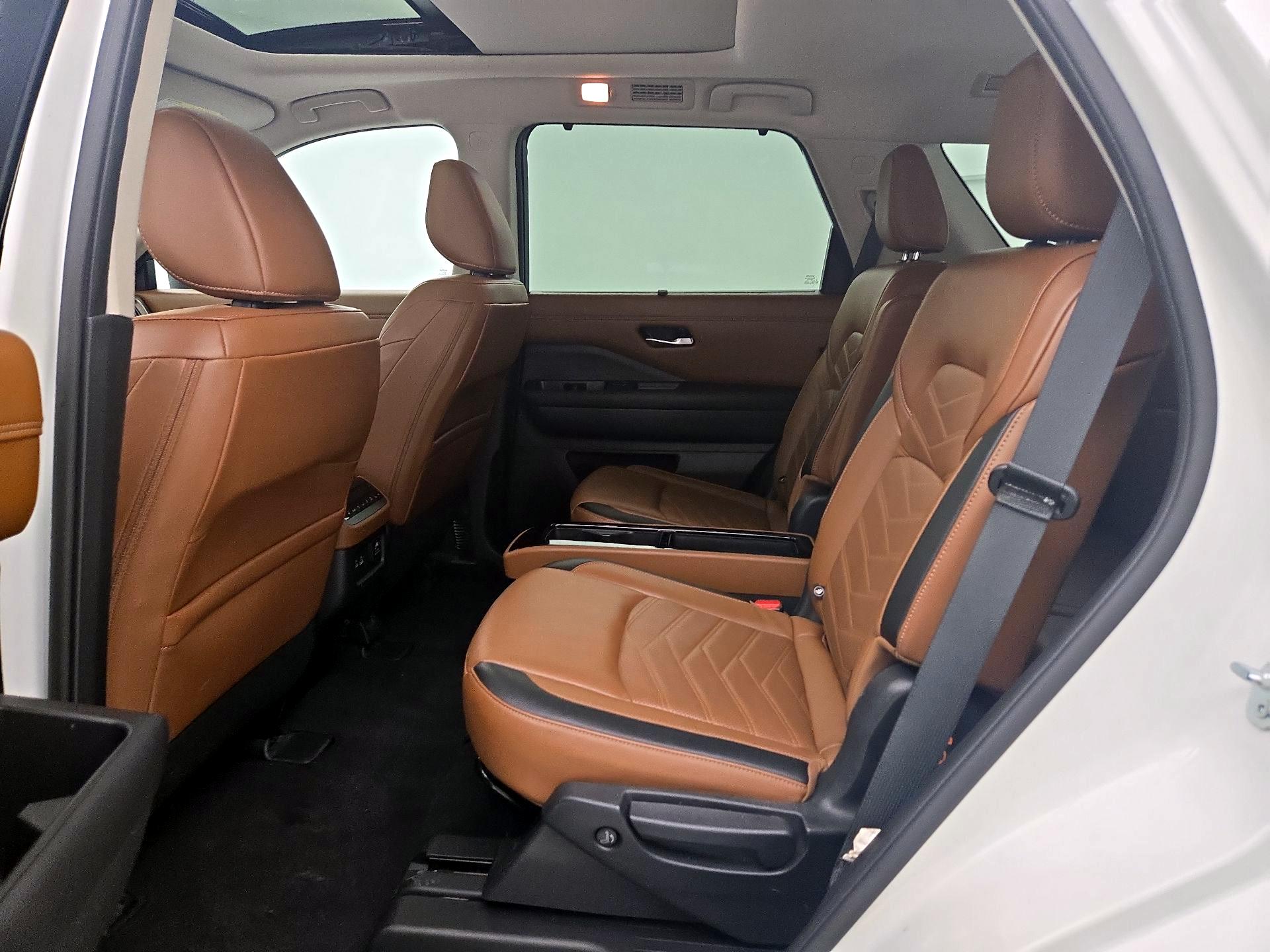 Thumbnail: 2023 Nissan Pathfinder - 20