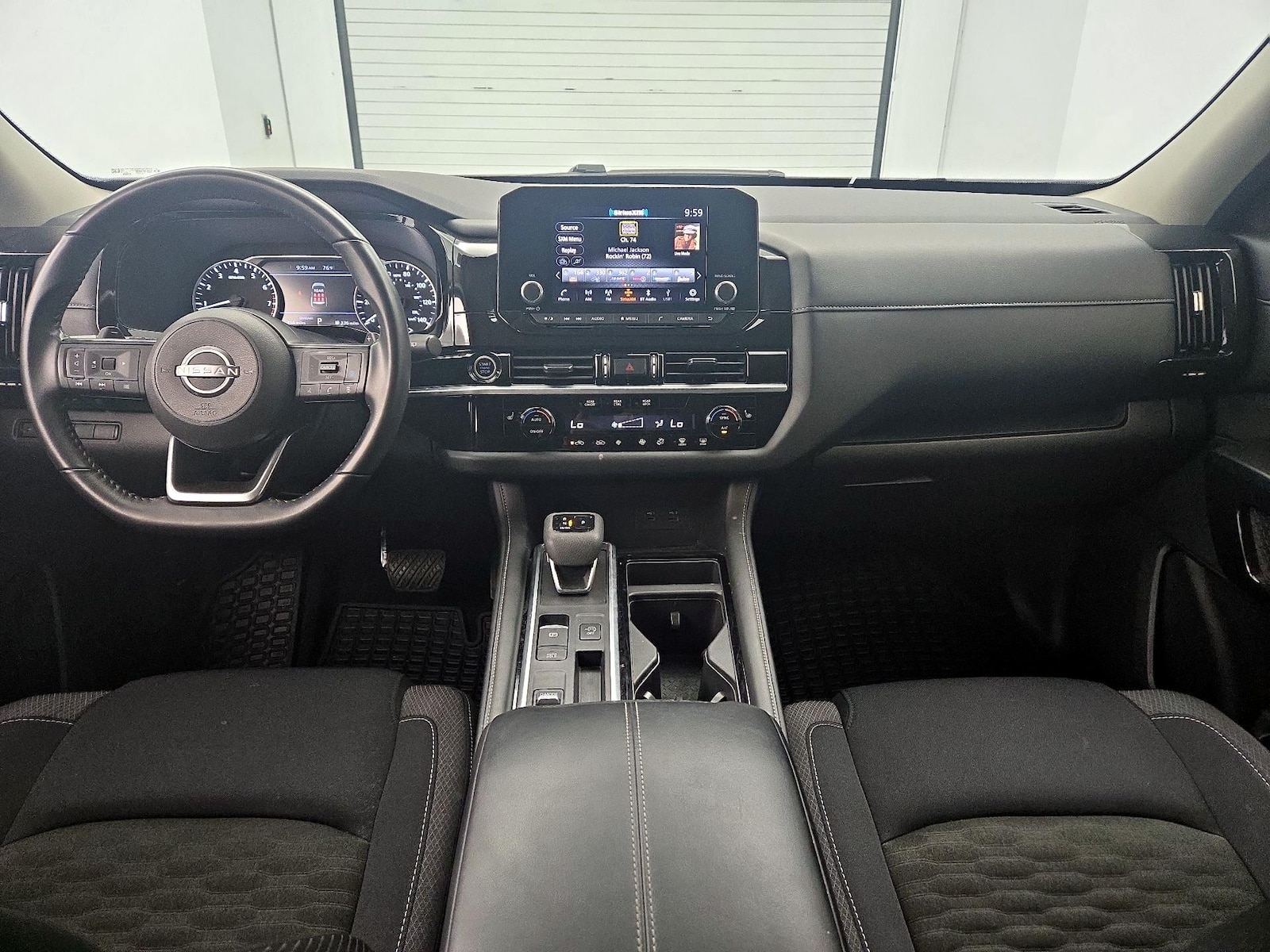 2024 Nissan Pathfinder SV - Photo 10