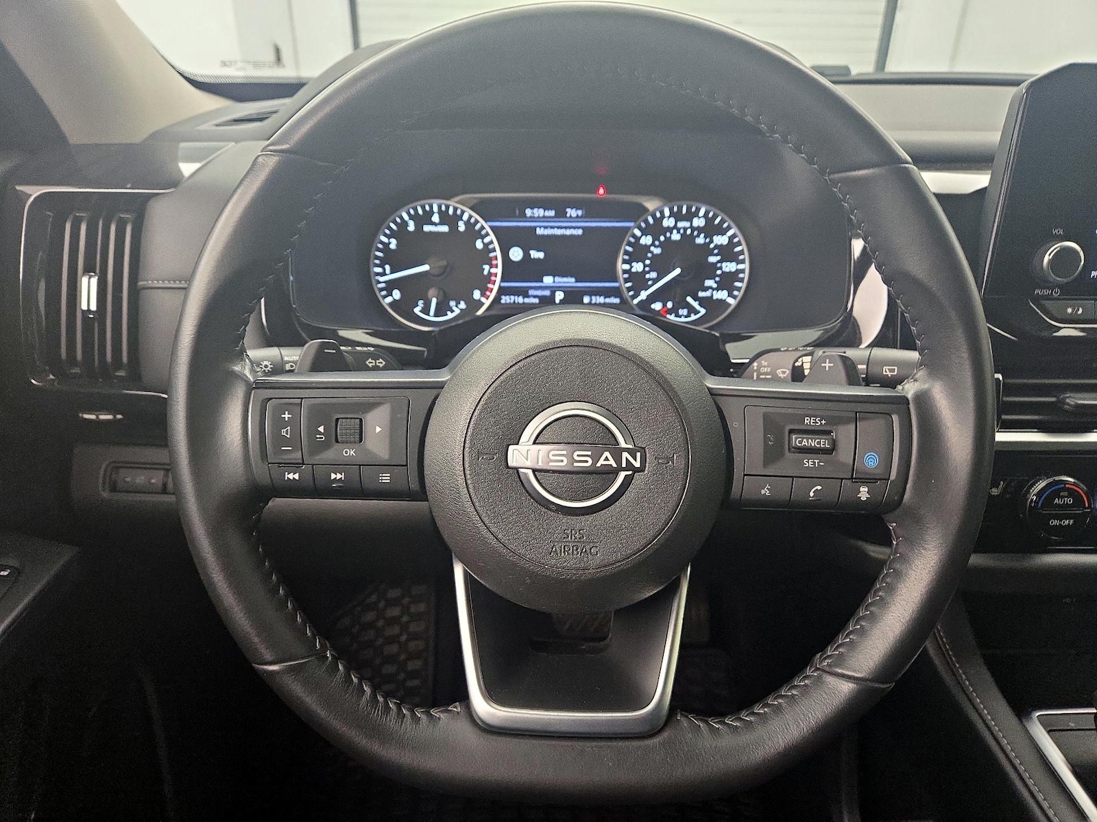 2024 Nissan Pathfinder SV - Photo 11