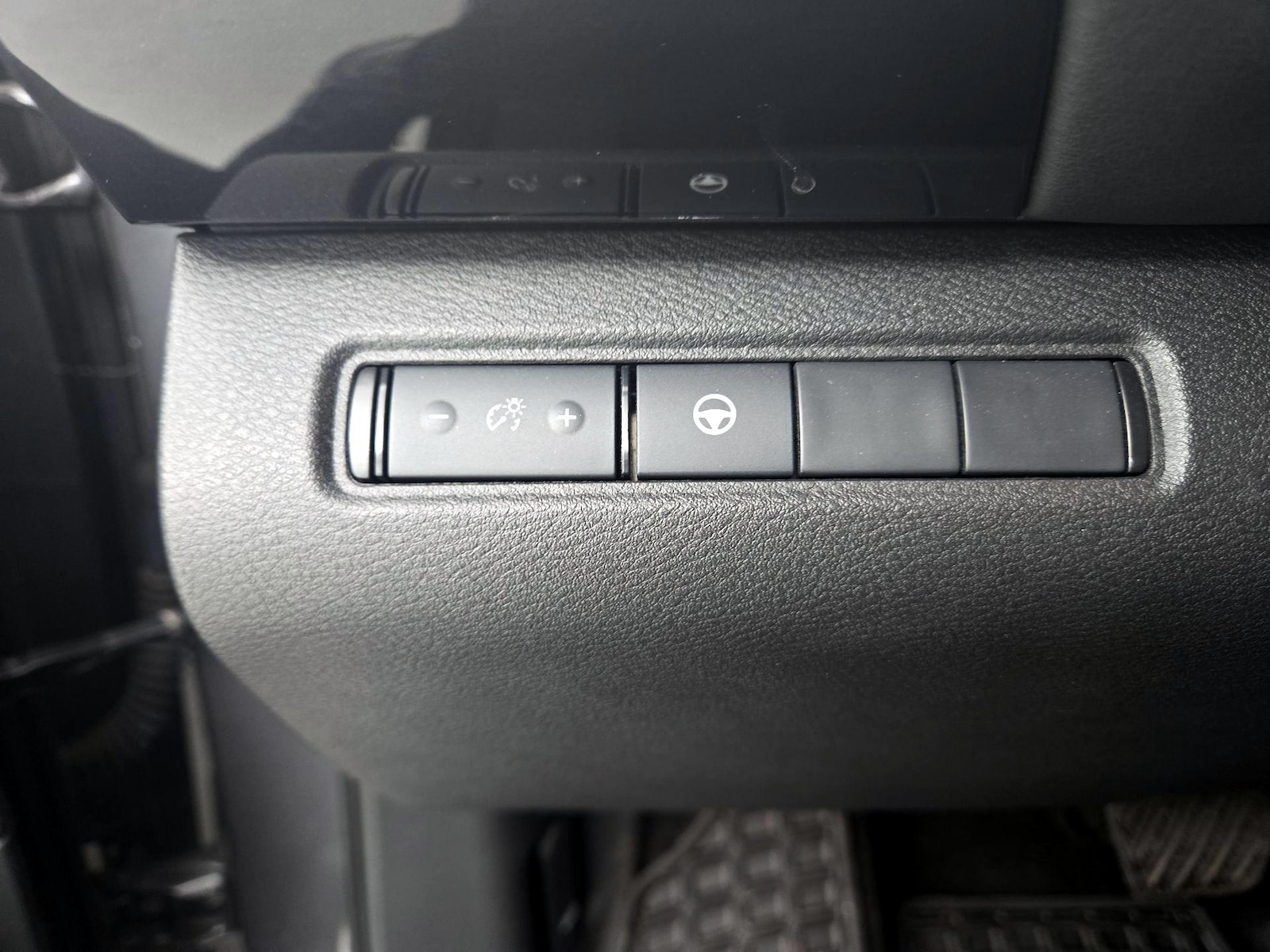 2024 Nissan Pathfinder SV - Photo 14