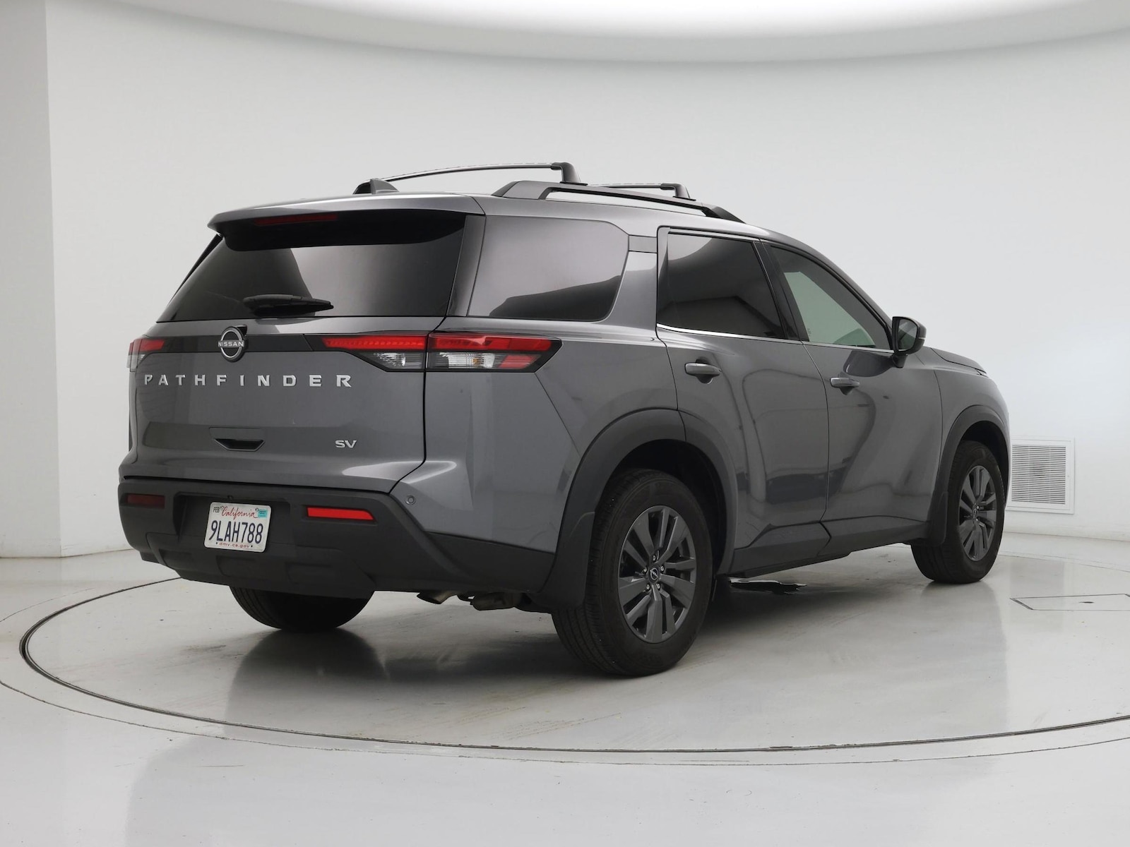 2024 Nissan Pathfinder SV - Photo 9