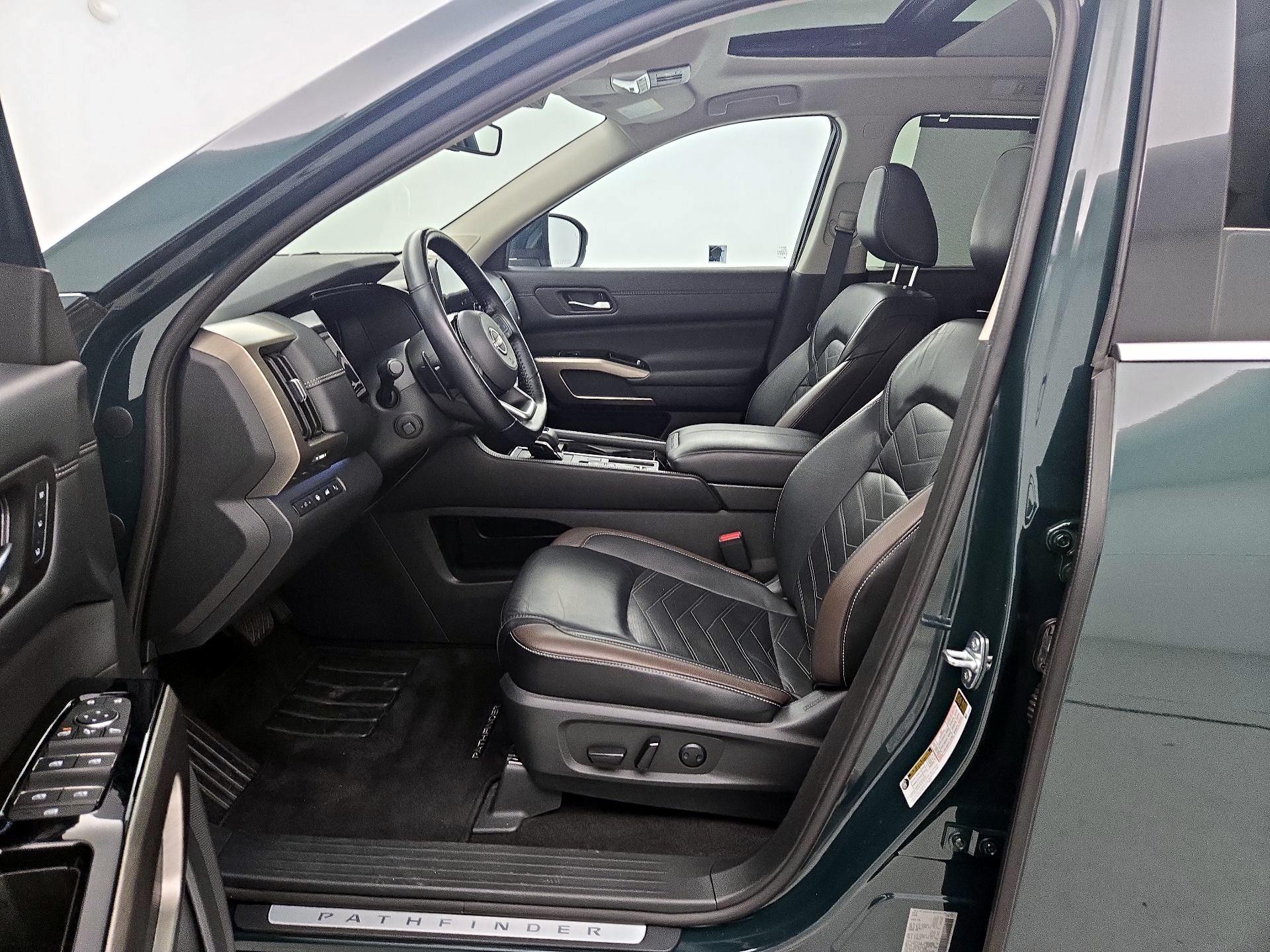 Thumbnail: 2023 Nissan Pathfinder - 11