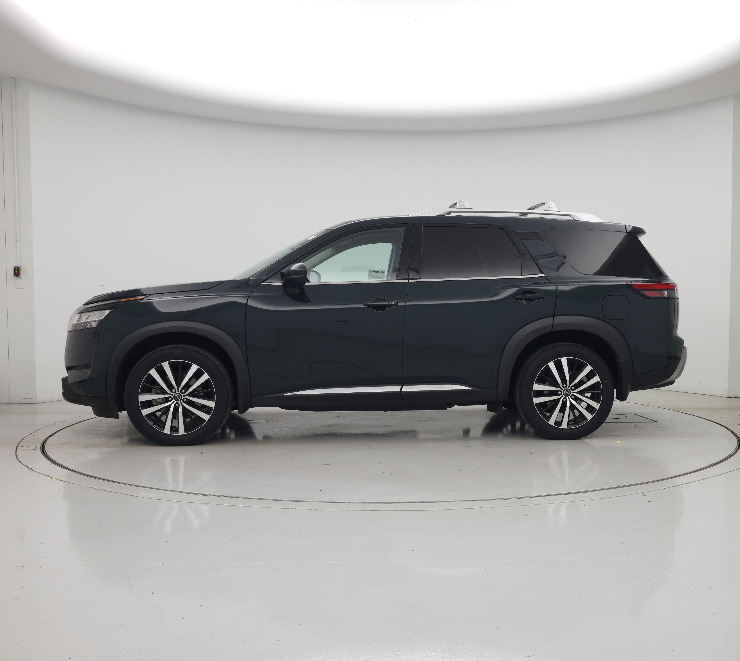 Thumbnail: 2023 Nissan Pathfinder - 3