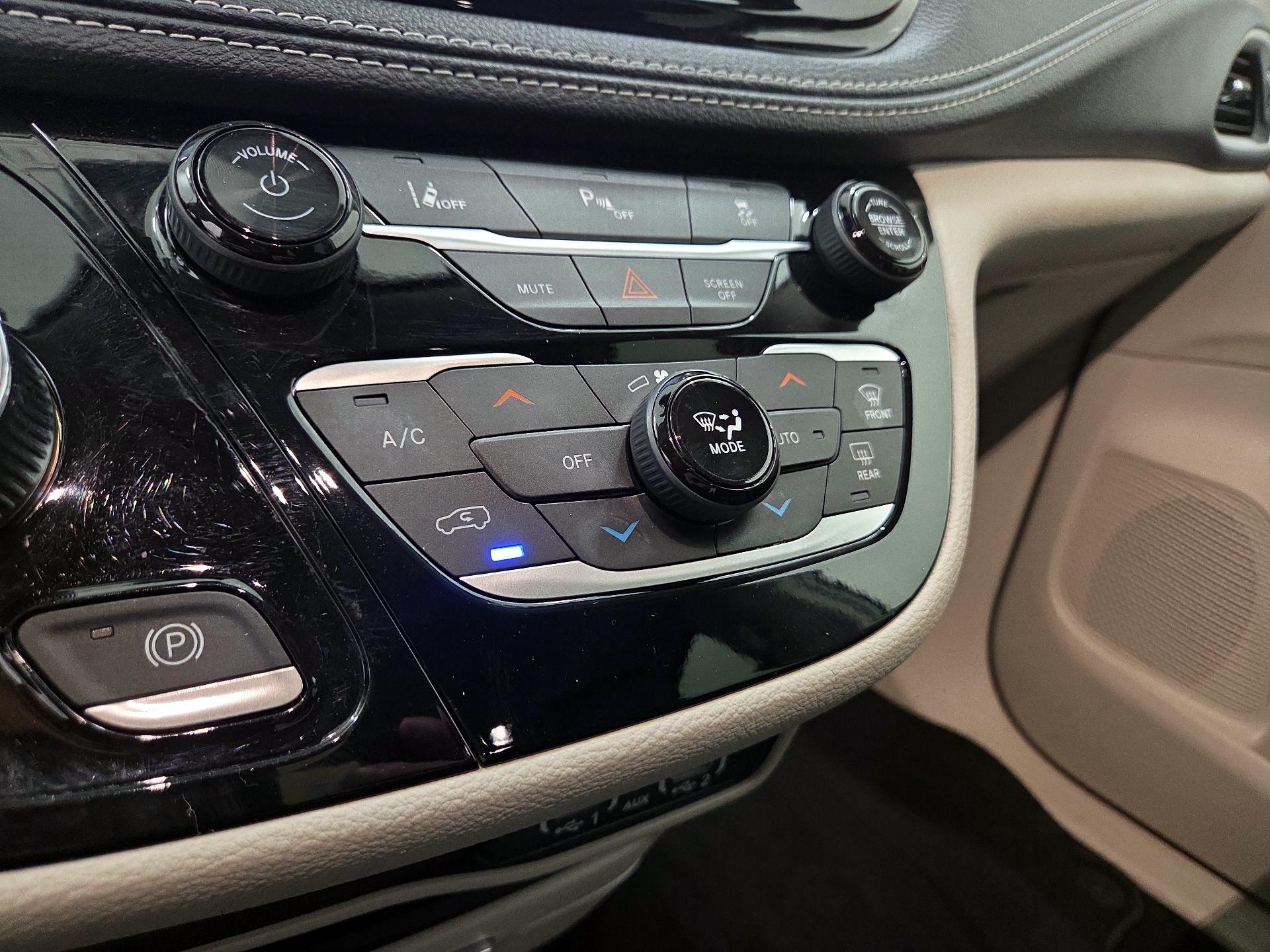 Thumbnail: 2024 Chrysler Pacifica - 17