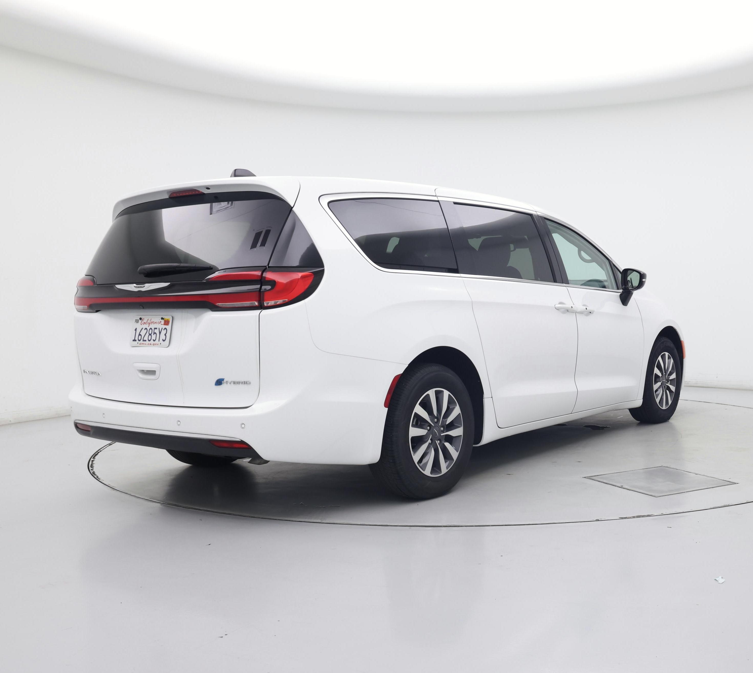 Thumbnail: 2024 Chrysler Pacifica - 8