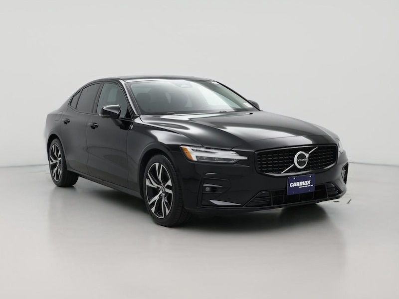 2023 Volvo S60 B5 Core Dark Theme