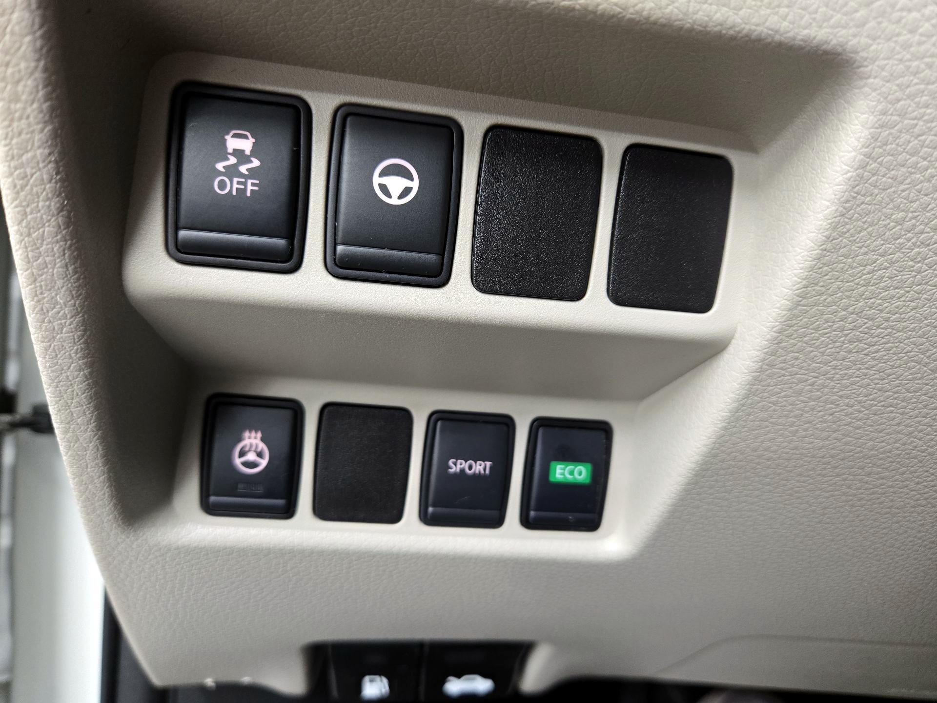 Thumbnail: 2021 Nissan Rogue Sport - 13