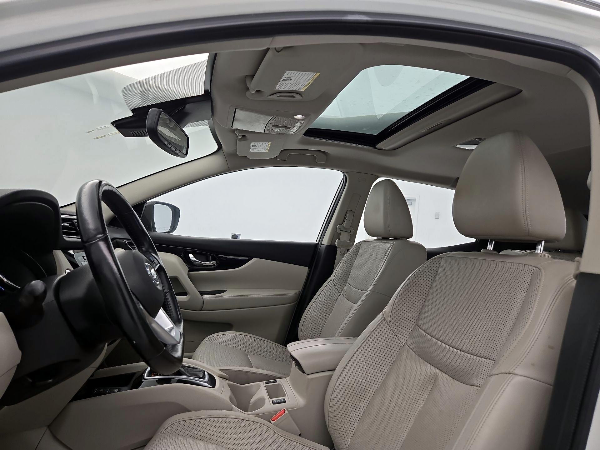 Thumbnail: 2021 Nissan Rogue Sport - 20