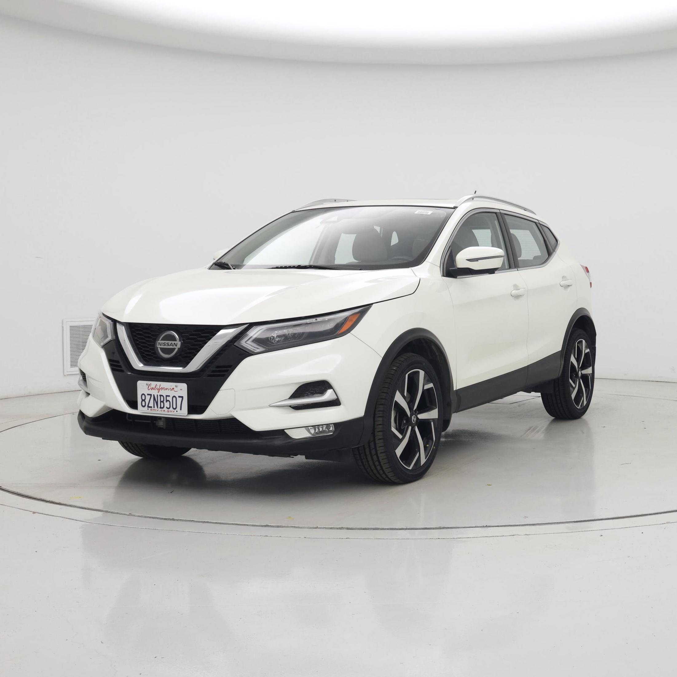 Thumbnail: 2021 Nissan Rogue Sport - 4