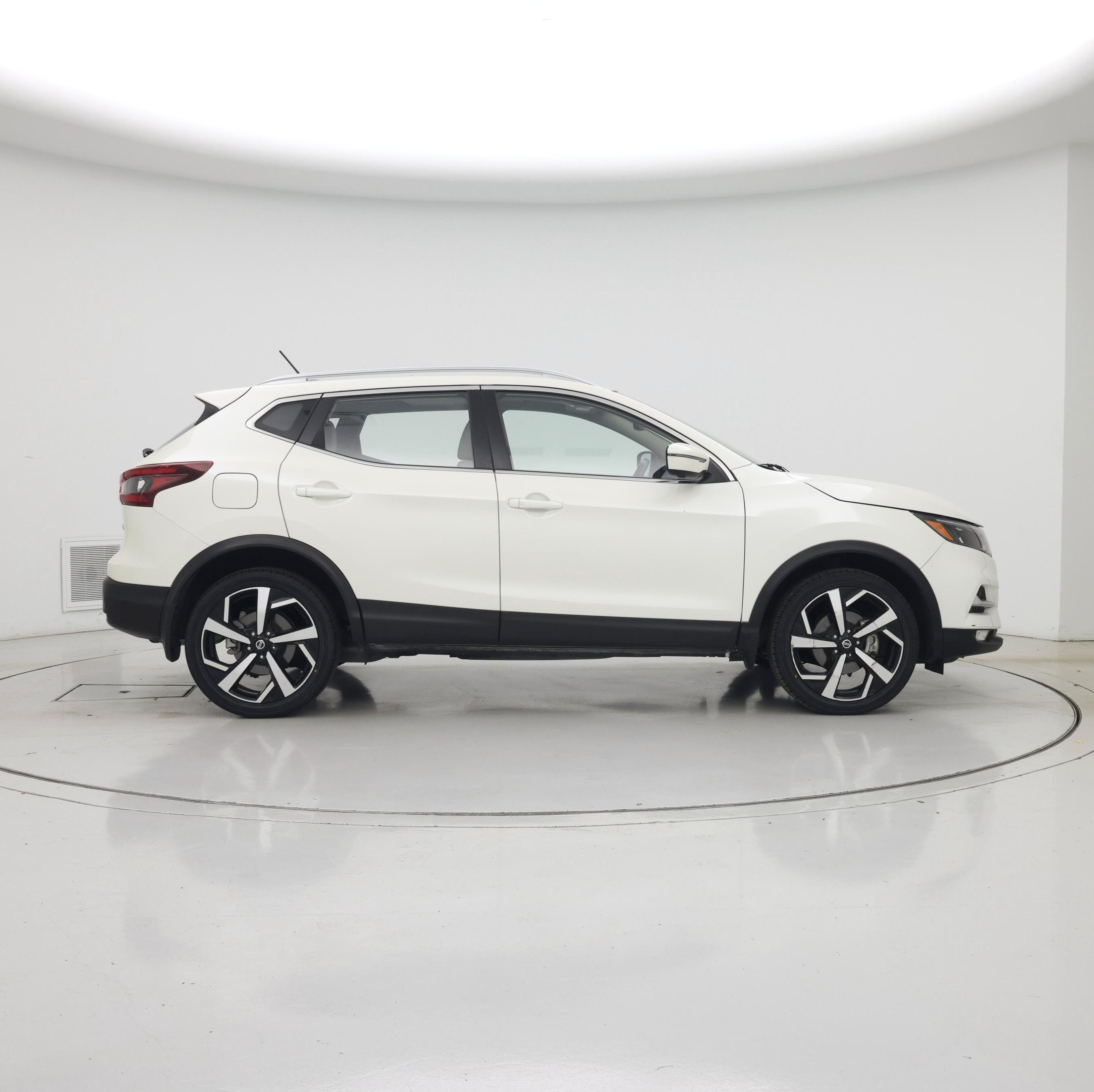 Thumbnail: 2021 Nissan Rogue Sport - 7