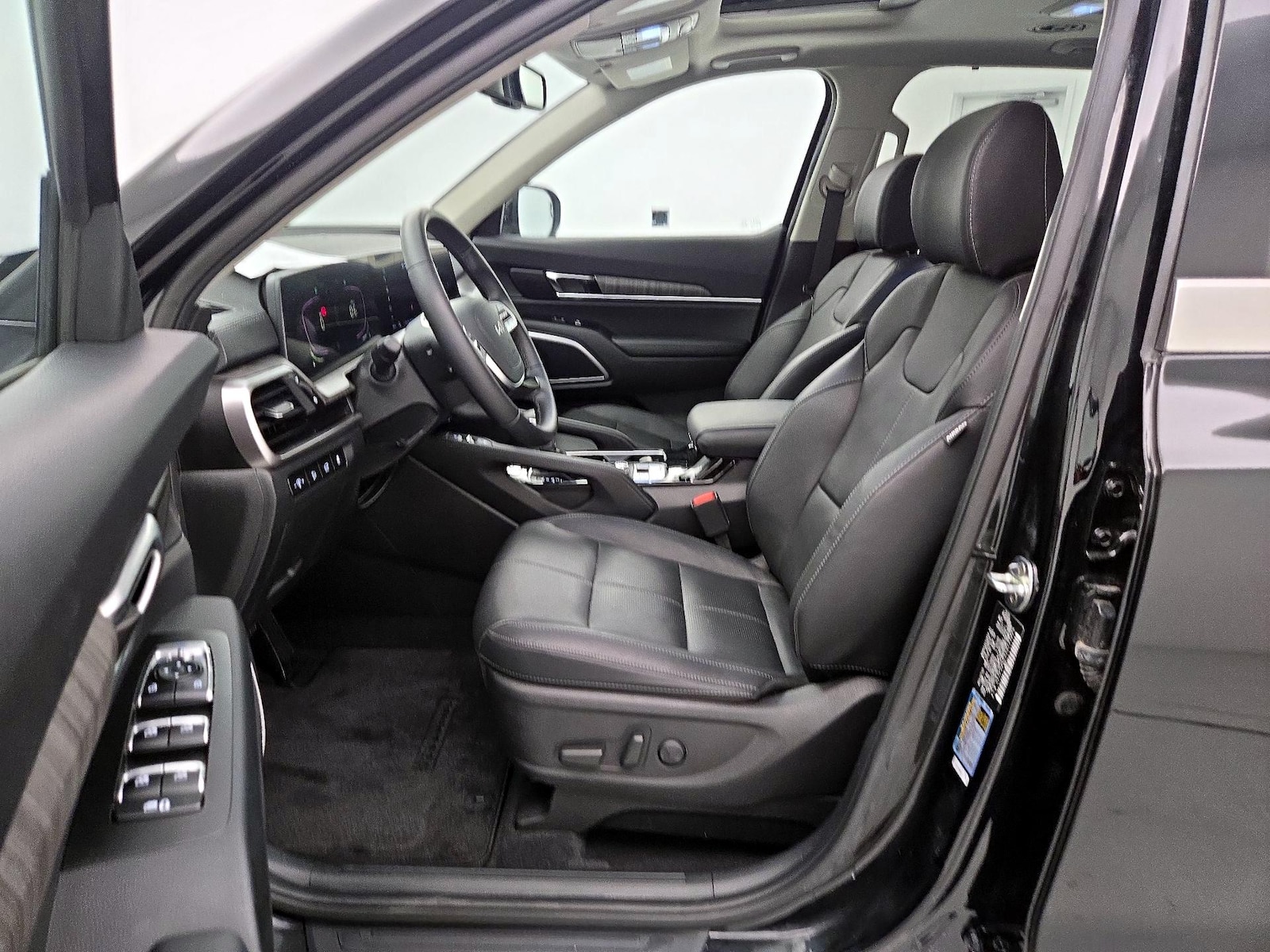 2025 Kia Telluride EX - Photo 12