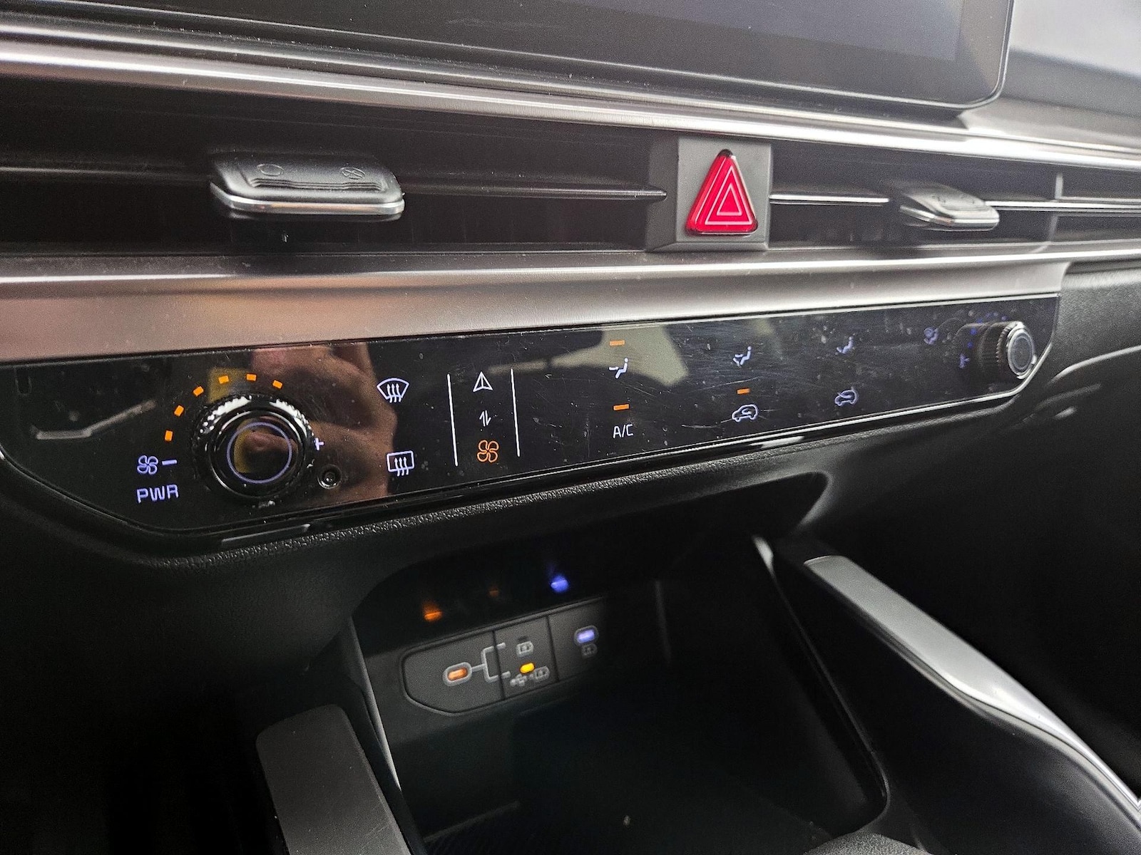 2025 Kia Sorento LX - Photo 17