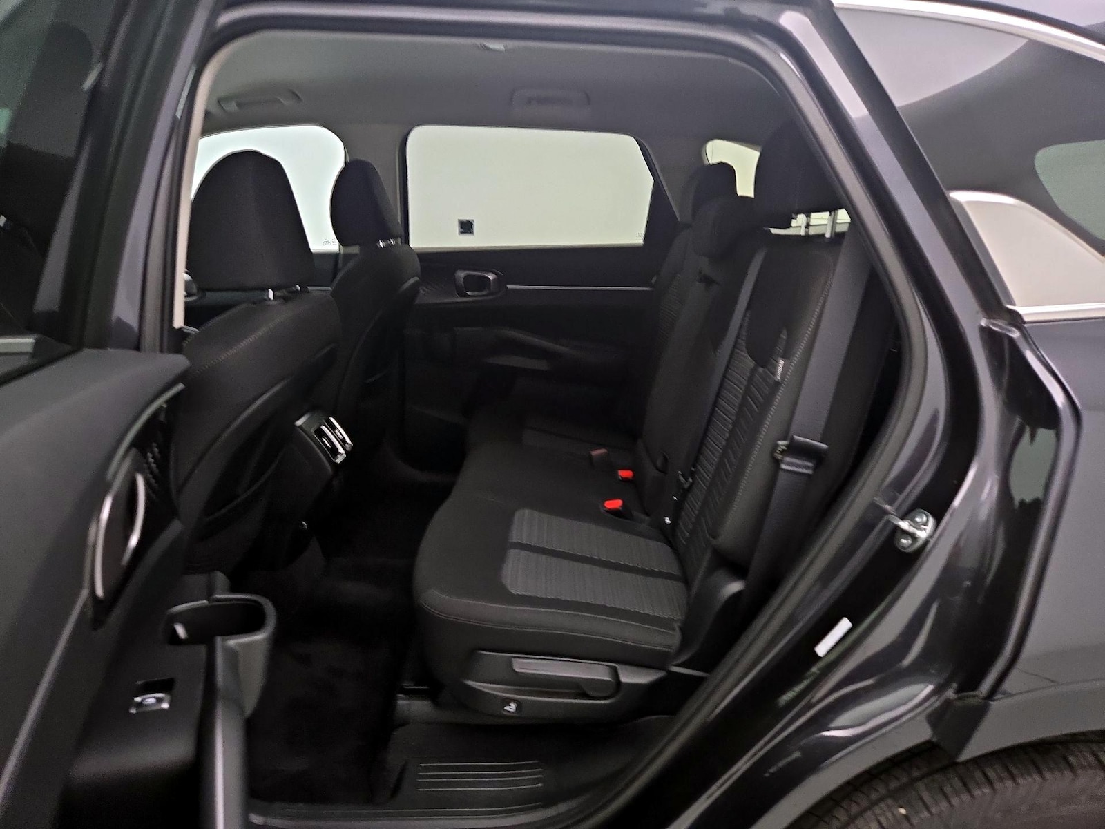 2025 Kia Sorento LX - Photo 20