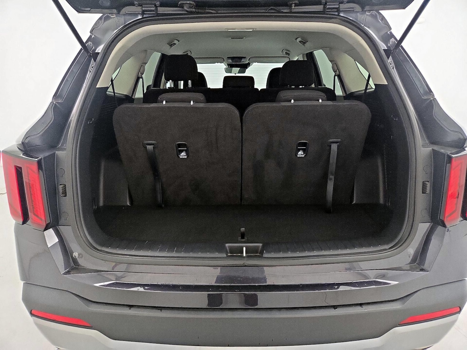 2025 Kia Sorento LX - Photo 22