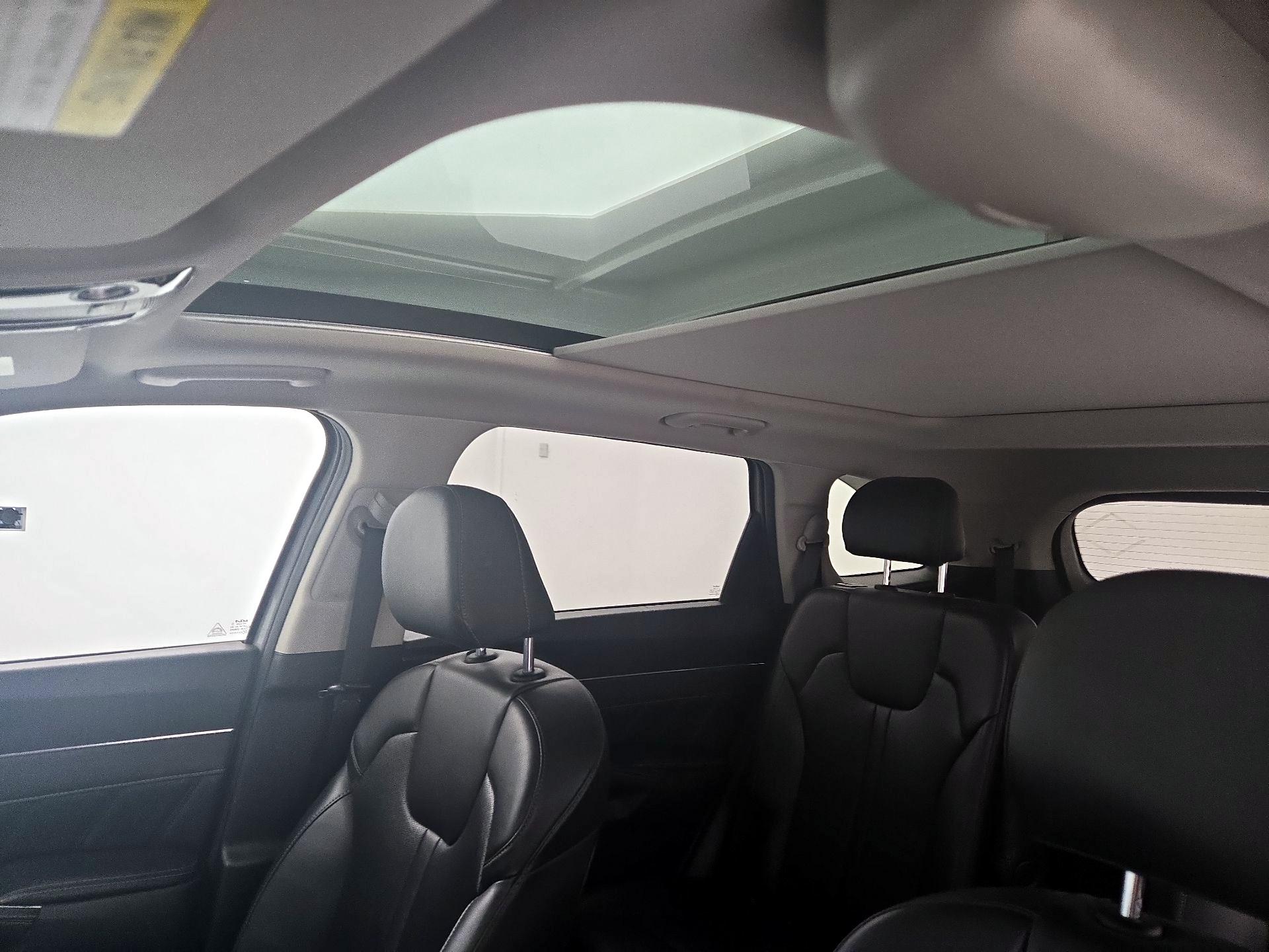 Thumbnail: 2023 Kia Sorento - 20