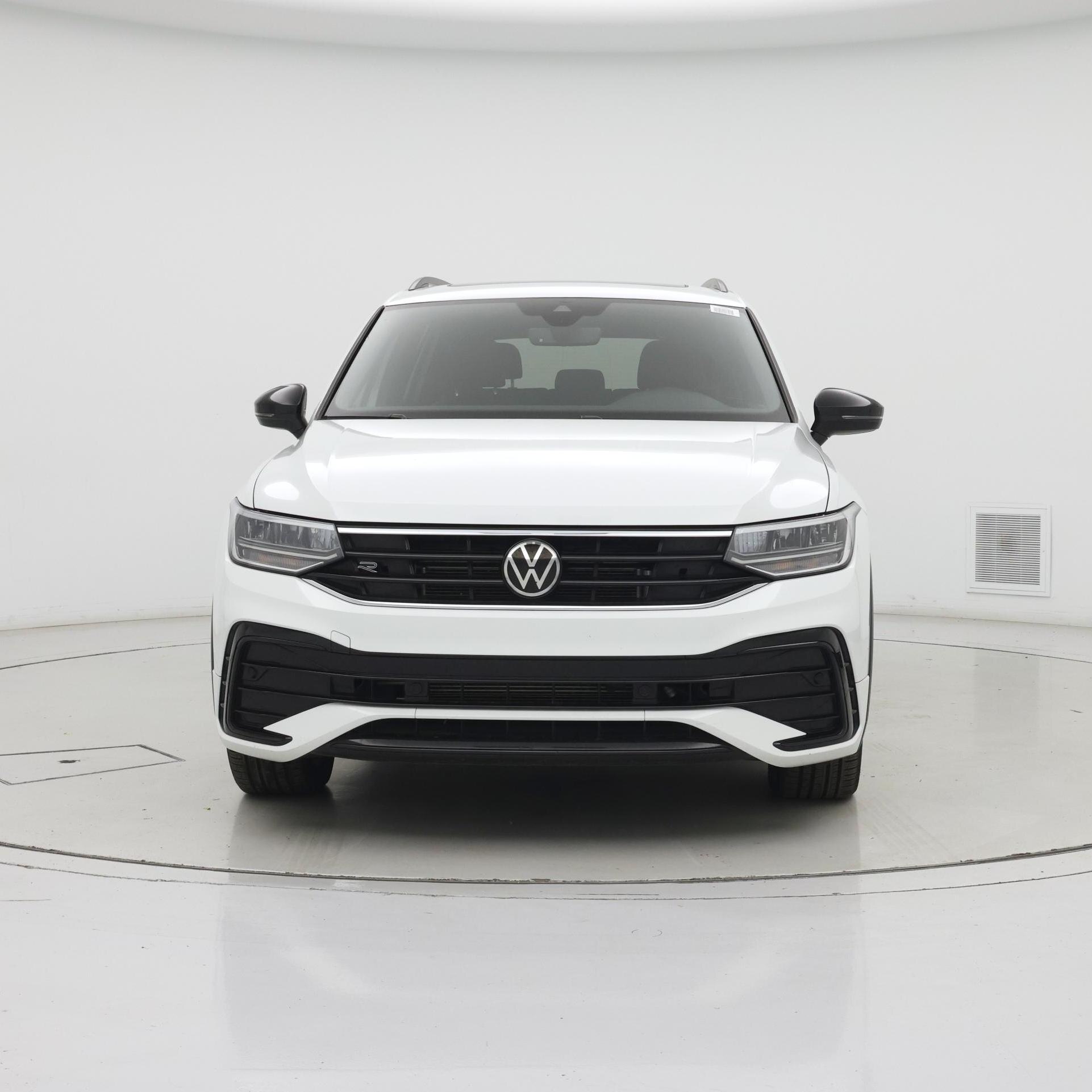 Thumbnail: 2022 Volkswagen Tiguan - 5