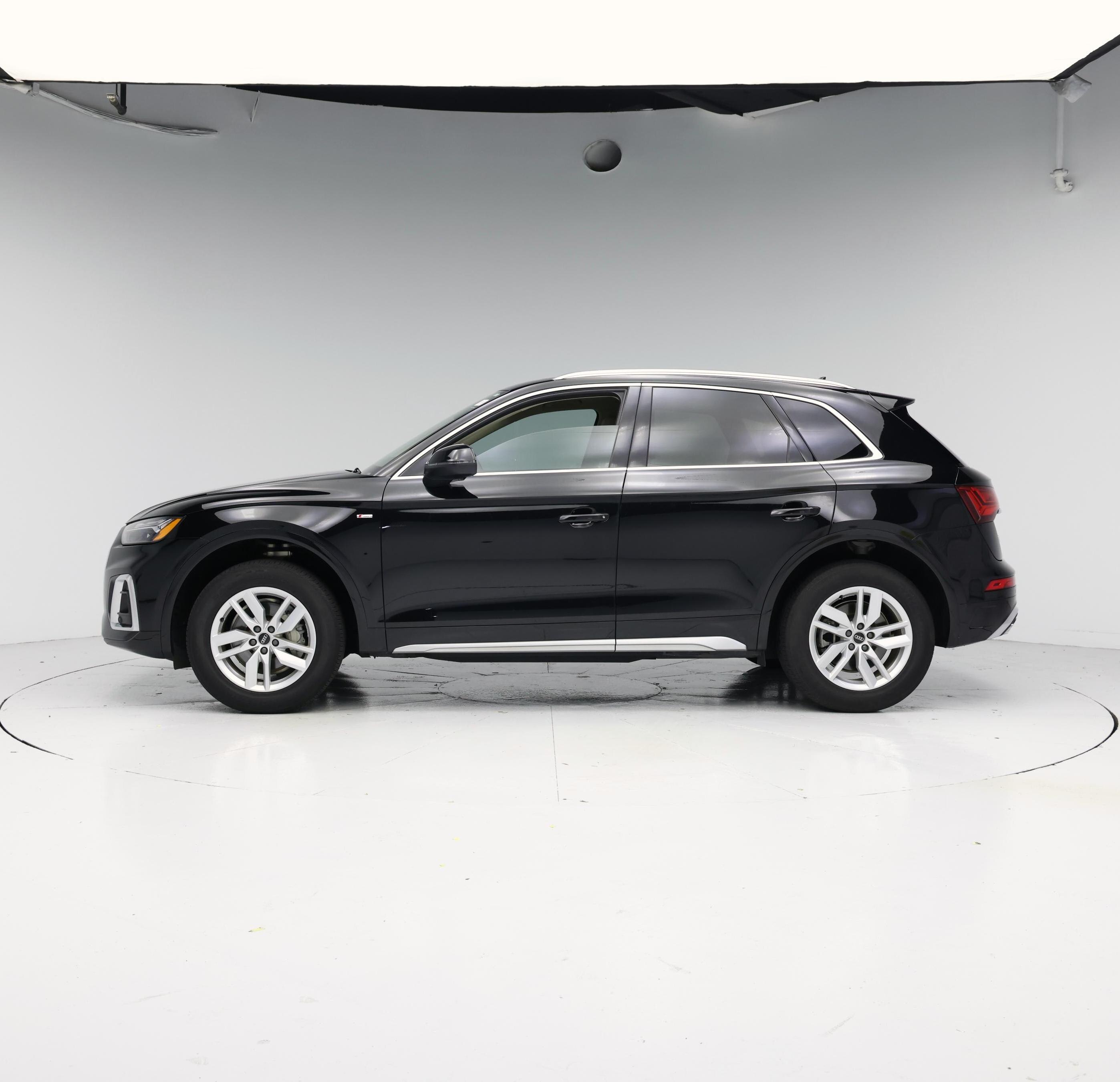 Thumbnail: 2023 Audi Q5 - 3