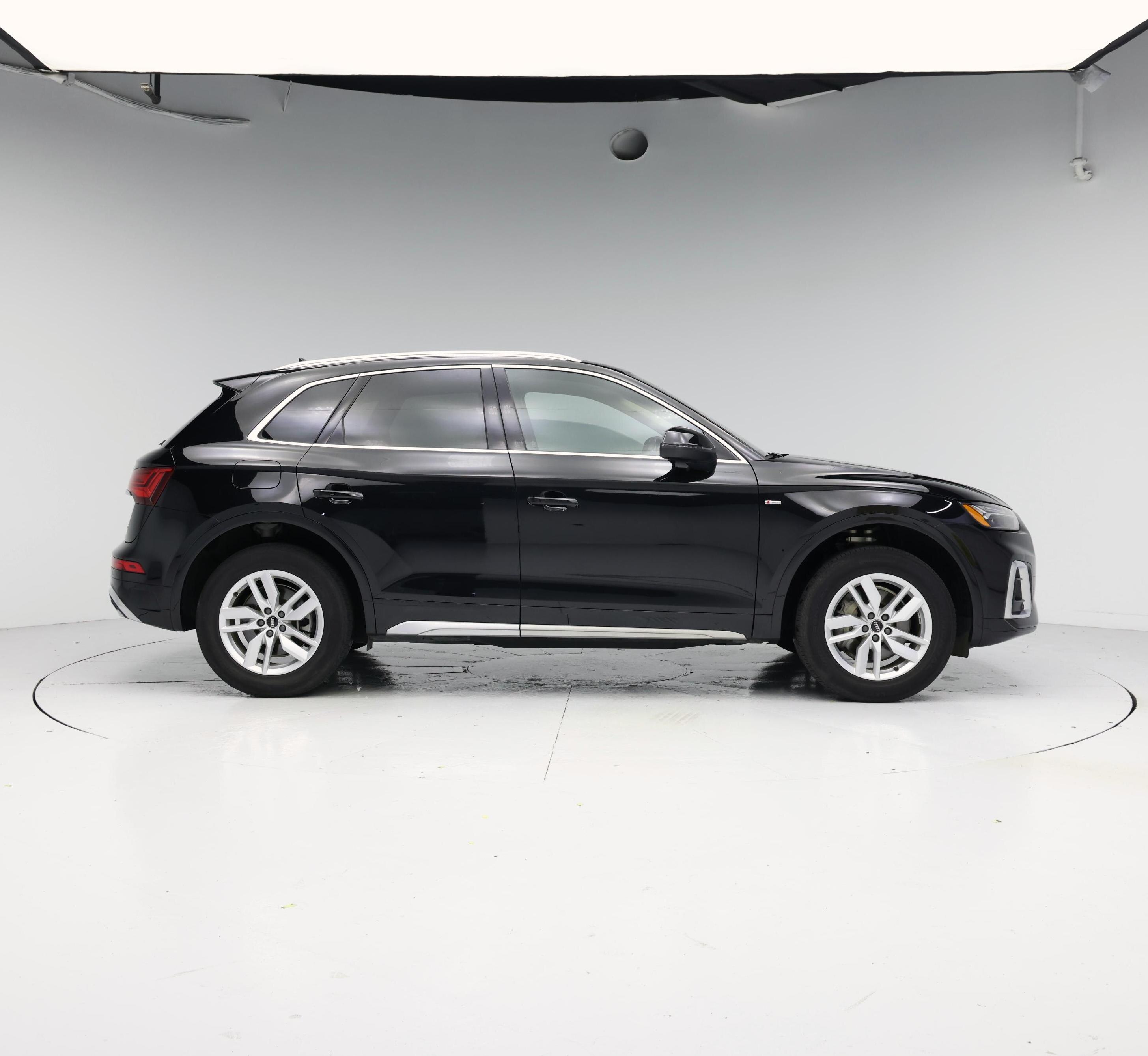 Thumbnail: 2023 Audi Q5 - 7