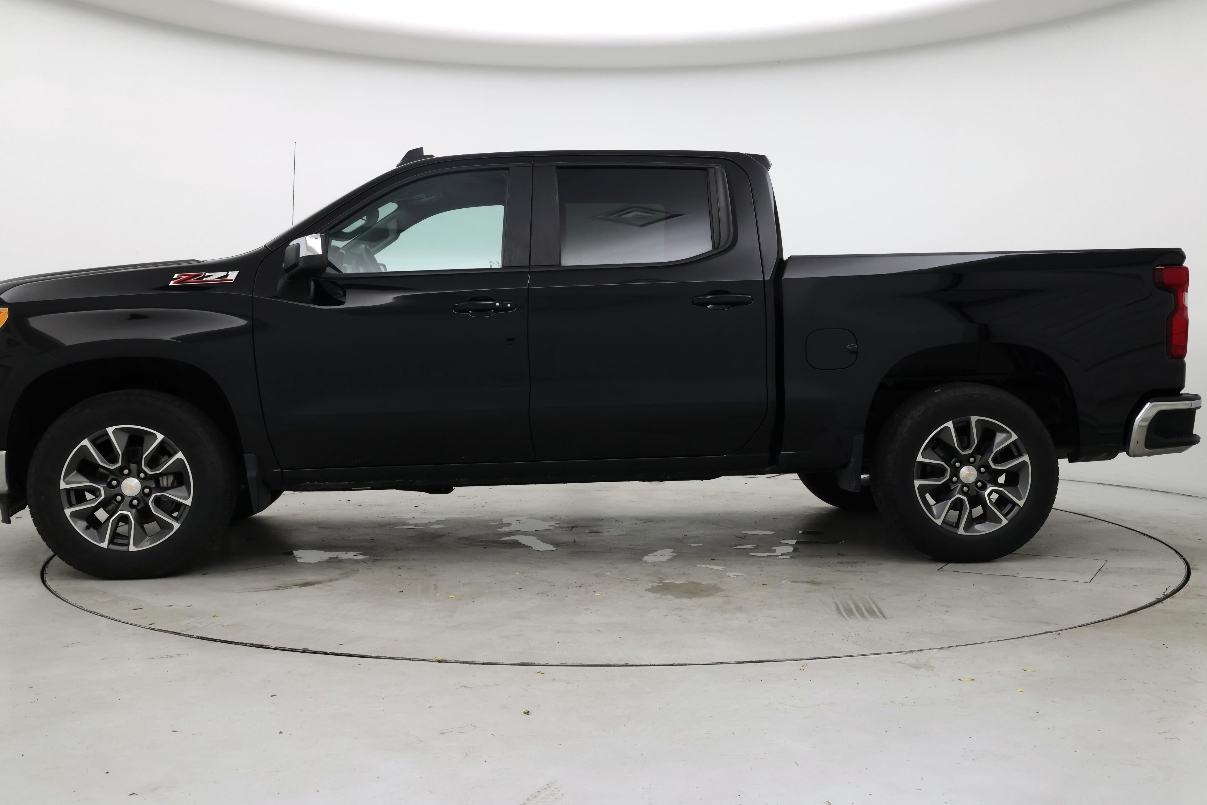 Thumbnail: 2023 Chevrolet Silverado 1500 - 3
