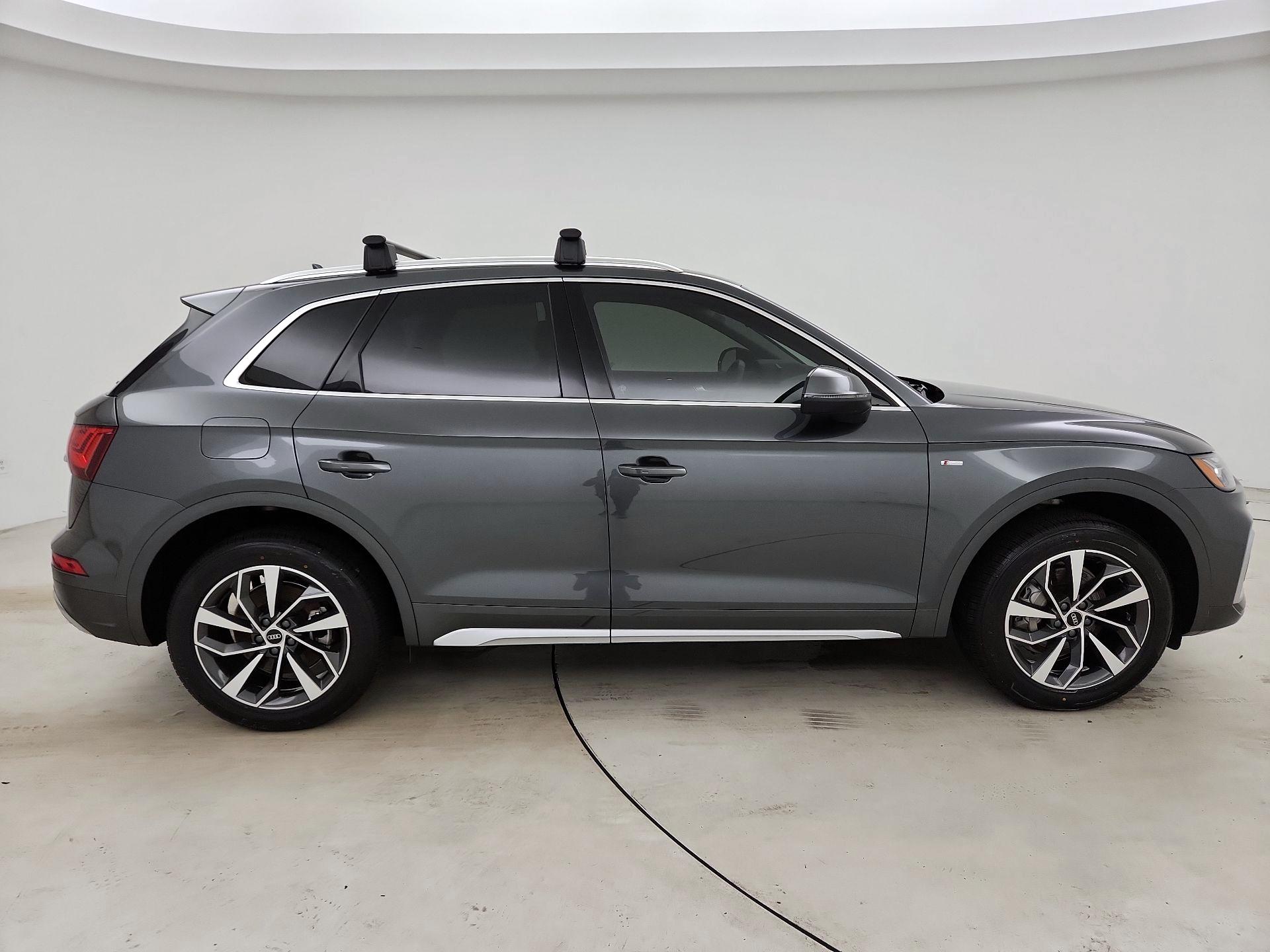Thumbnail: 2023 Audi Q5 - 4