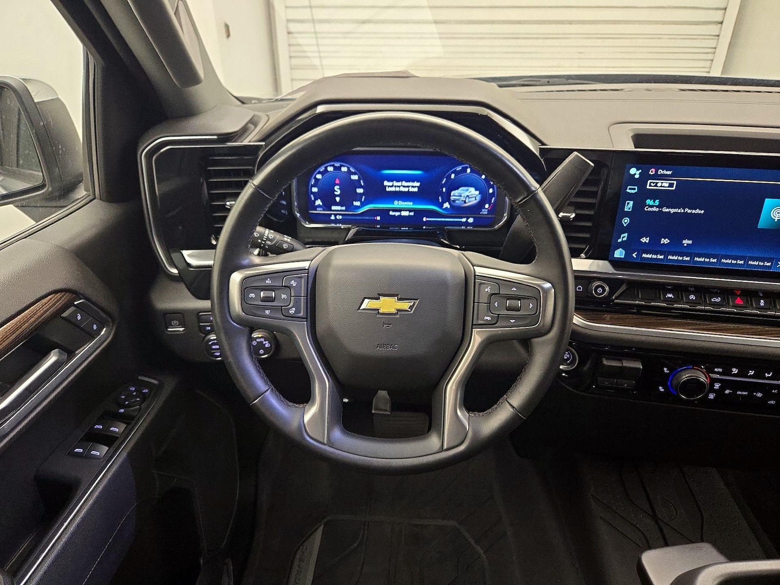 2023 Chevrolet Silverado 1500 LT - Photo 11