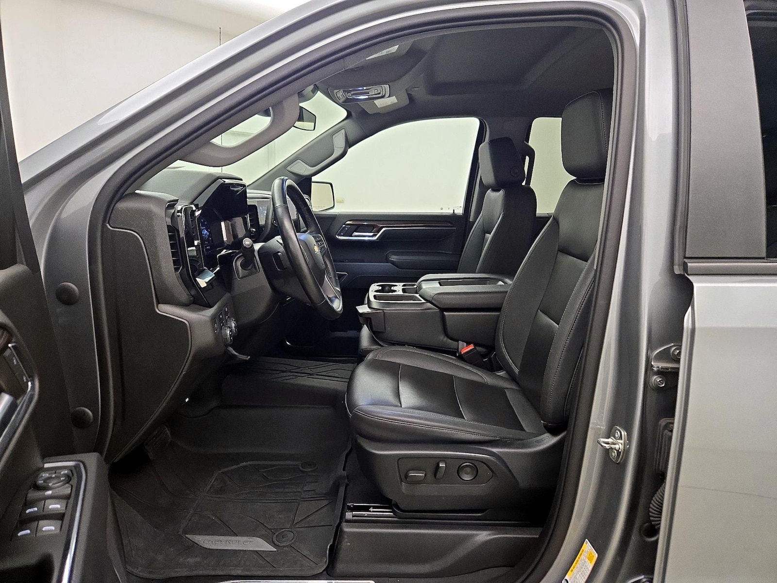 2023 Chevrolet Silverado 1500 LT - Photo 12
