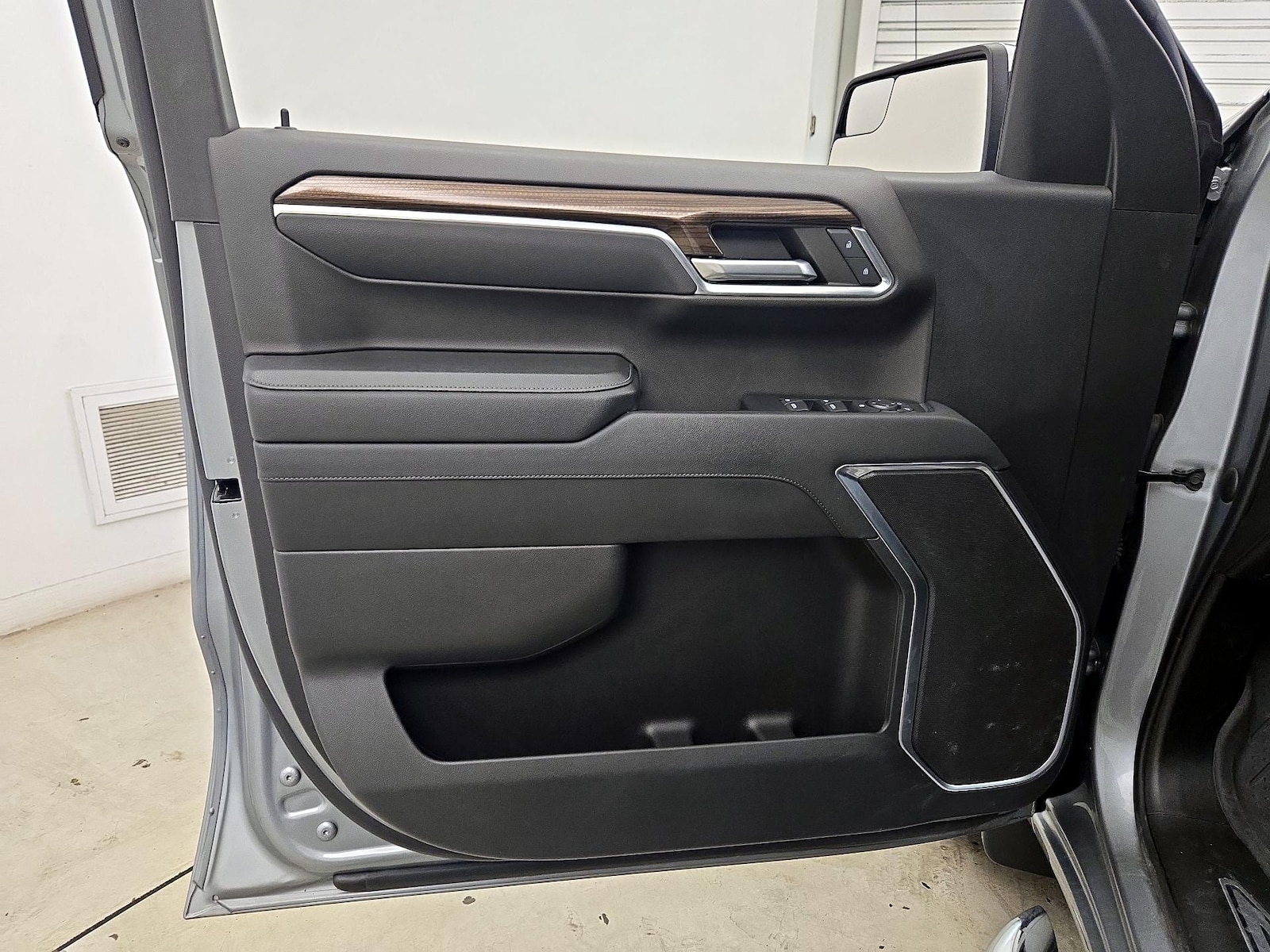 2023 Chevrolet Silverado 1500 LT - Photo 13