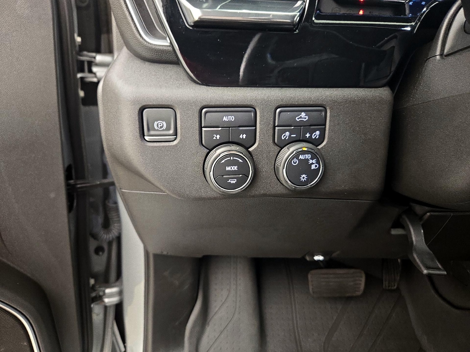 2023 Chevrolet Silverado 1500 LT - Photo 14