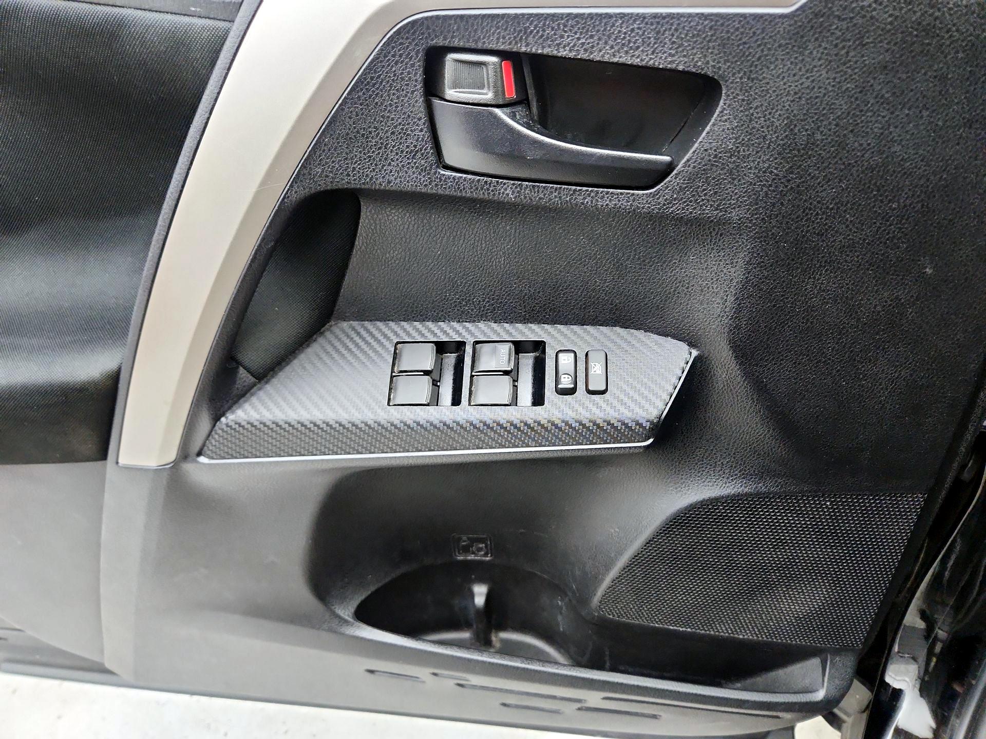 Thumbnail: 2014 Toyota RAV4 - 12