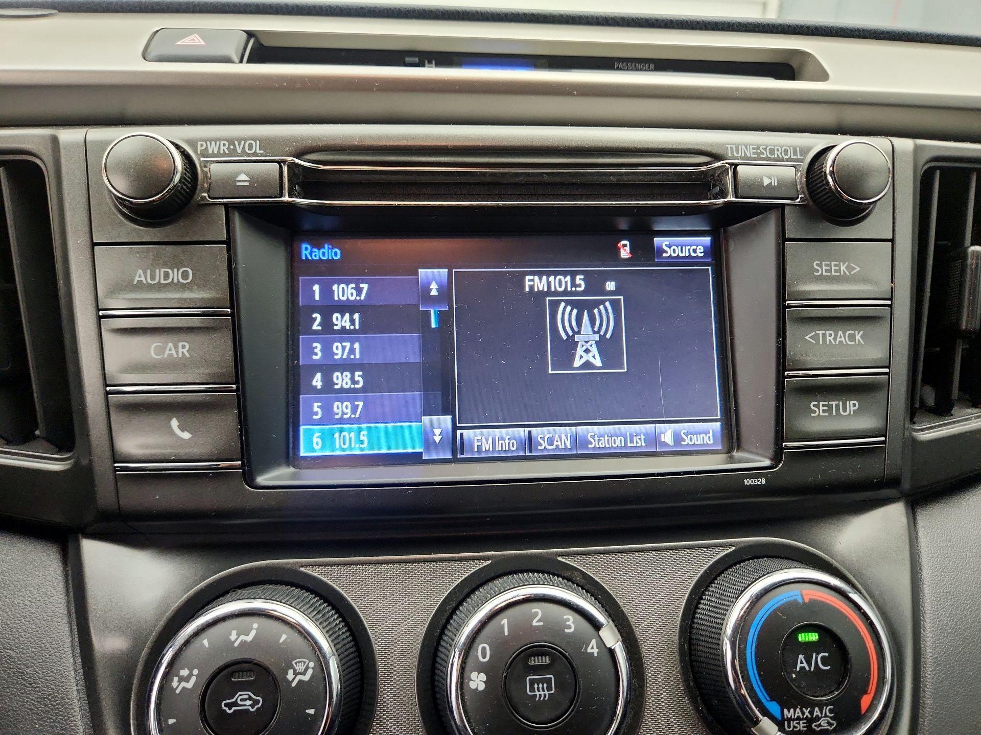 Thumbnail: 2014 Toyota RAV4 - 15