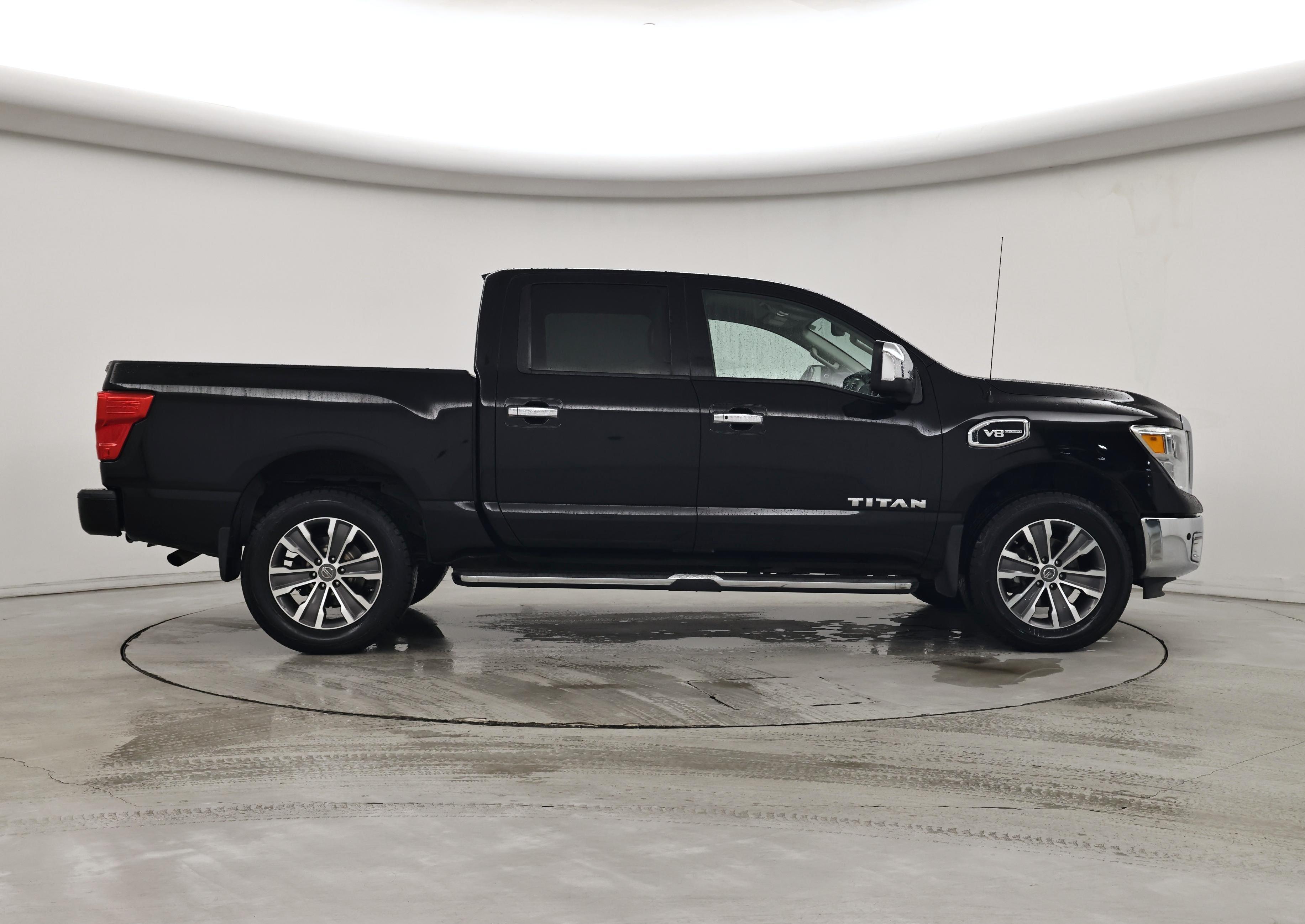 Thumbnail: 2017 Nissan Titan - 7