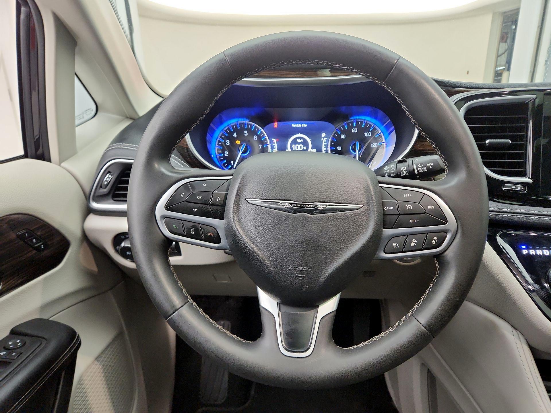 Thumbnail: 2024 Chrysler Pacifica - 10