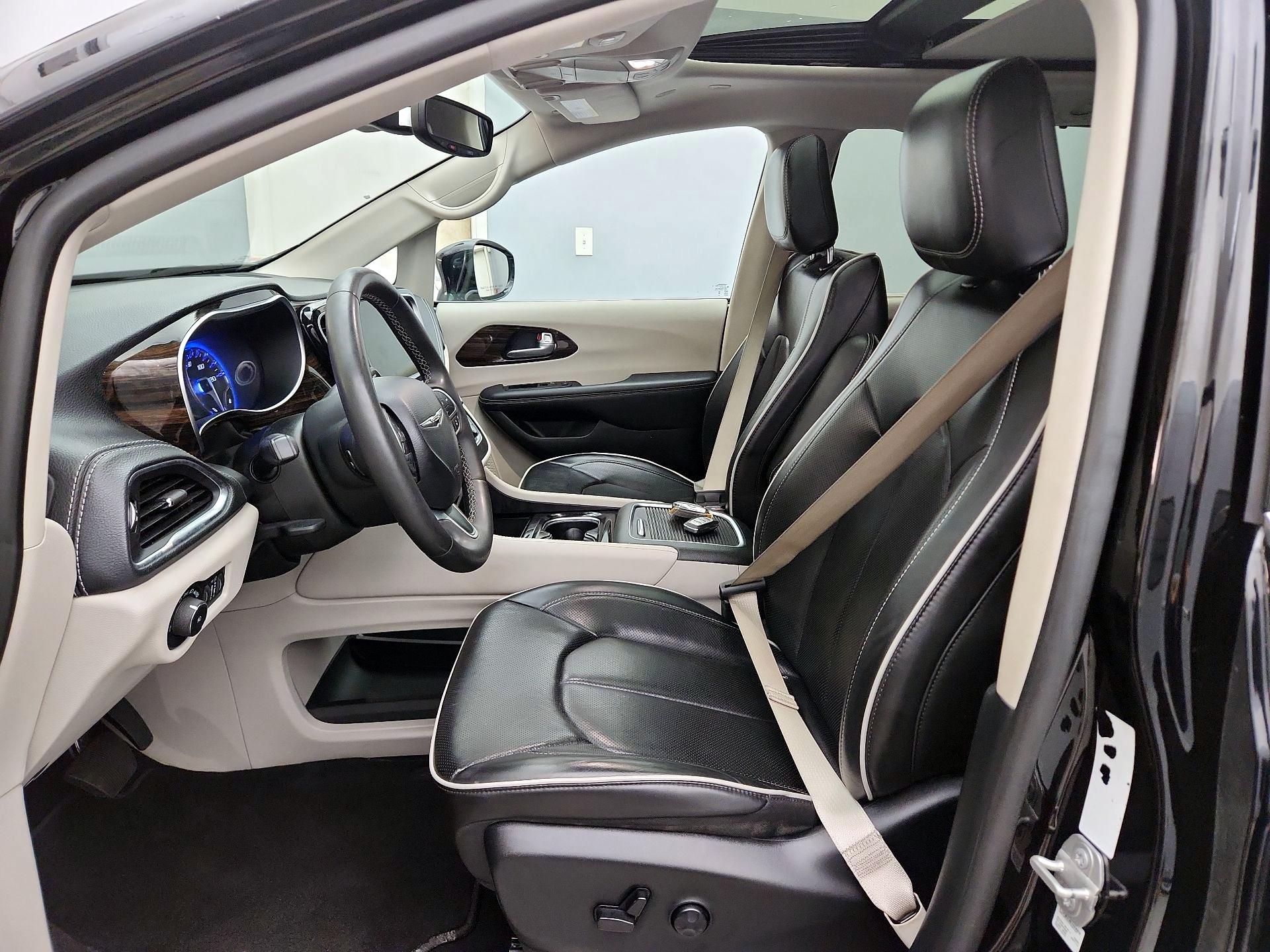 Thumbnail: 2024 Chrysler Pacifica - 11