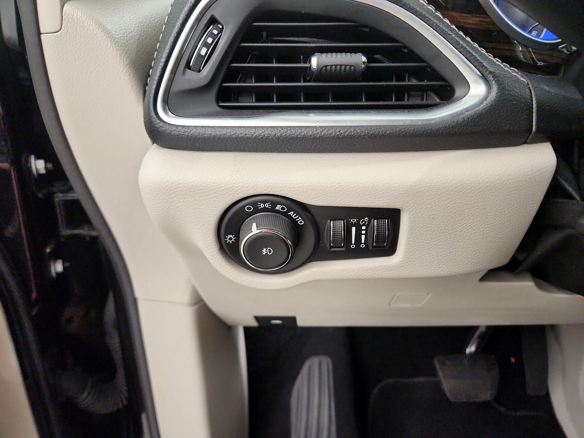 Thumbnail: 2024 Chrysler Pacifica - 13