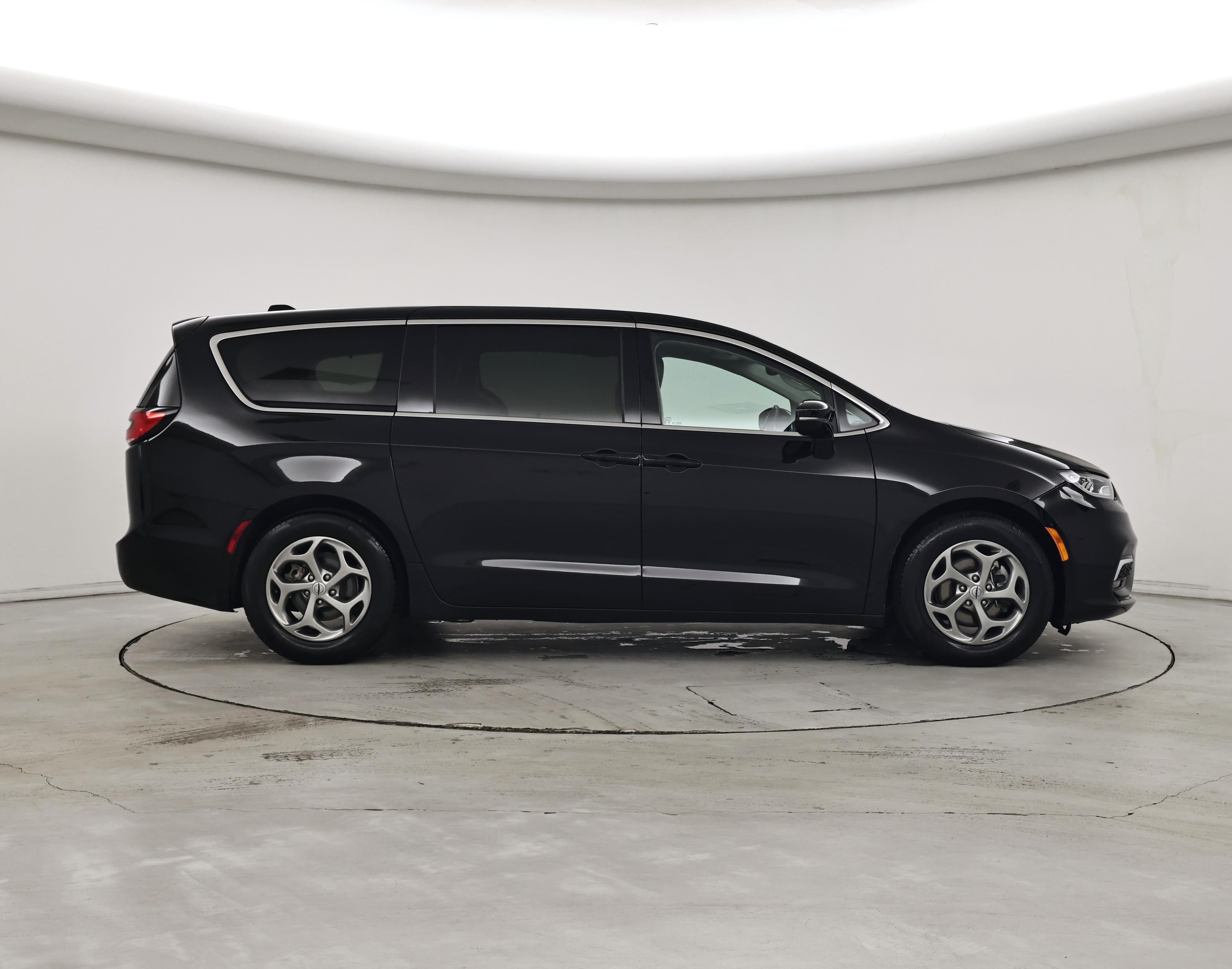 Thumbnail: 2024 Chrysler Pacifica - 7