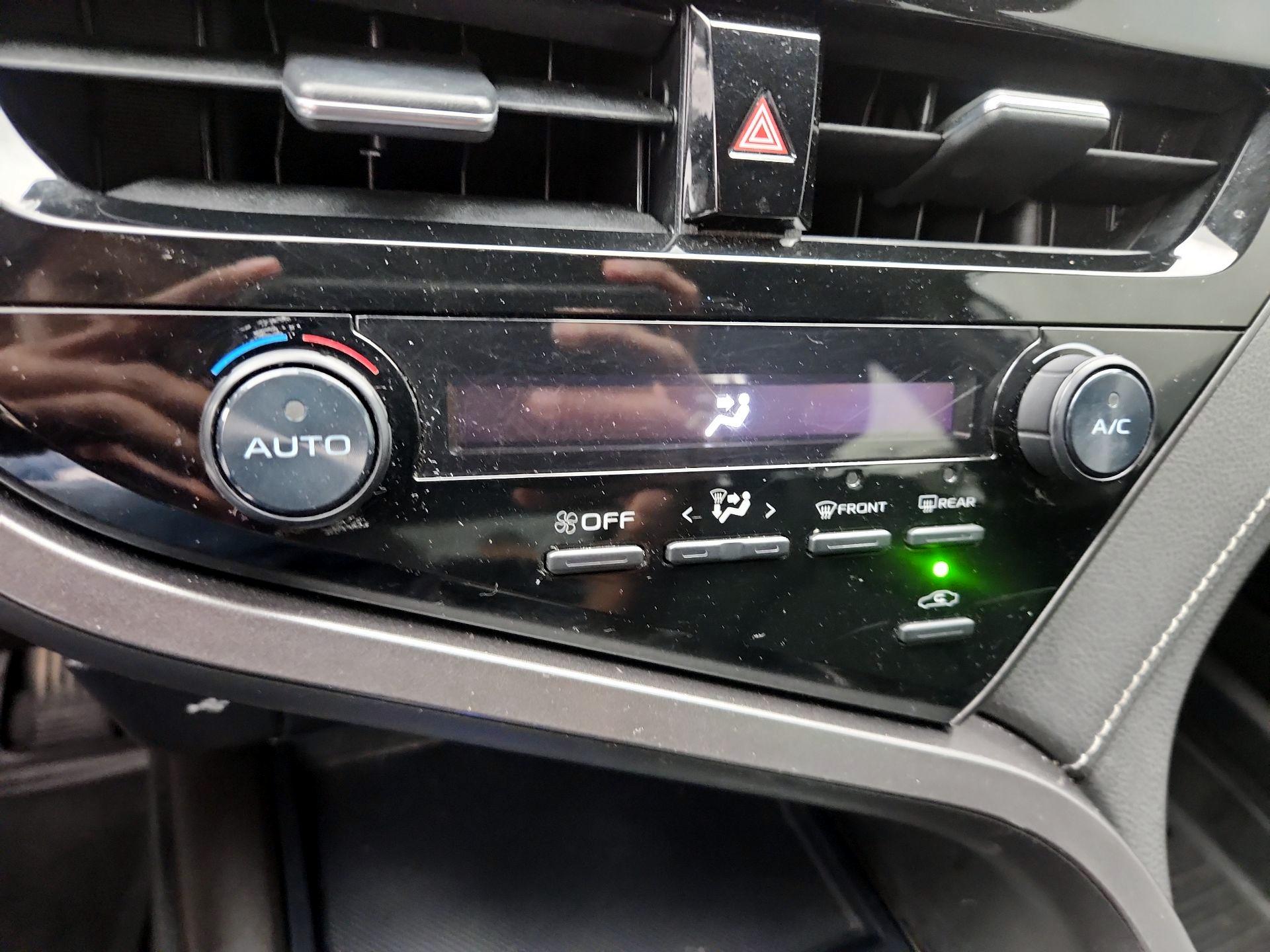 Thumbnail: 2021 Toyota Camry - 16