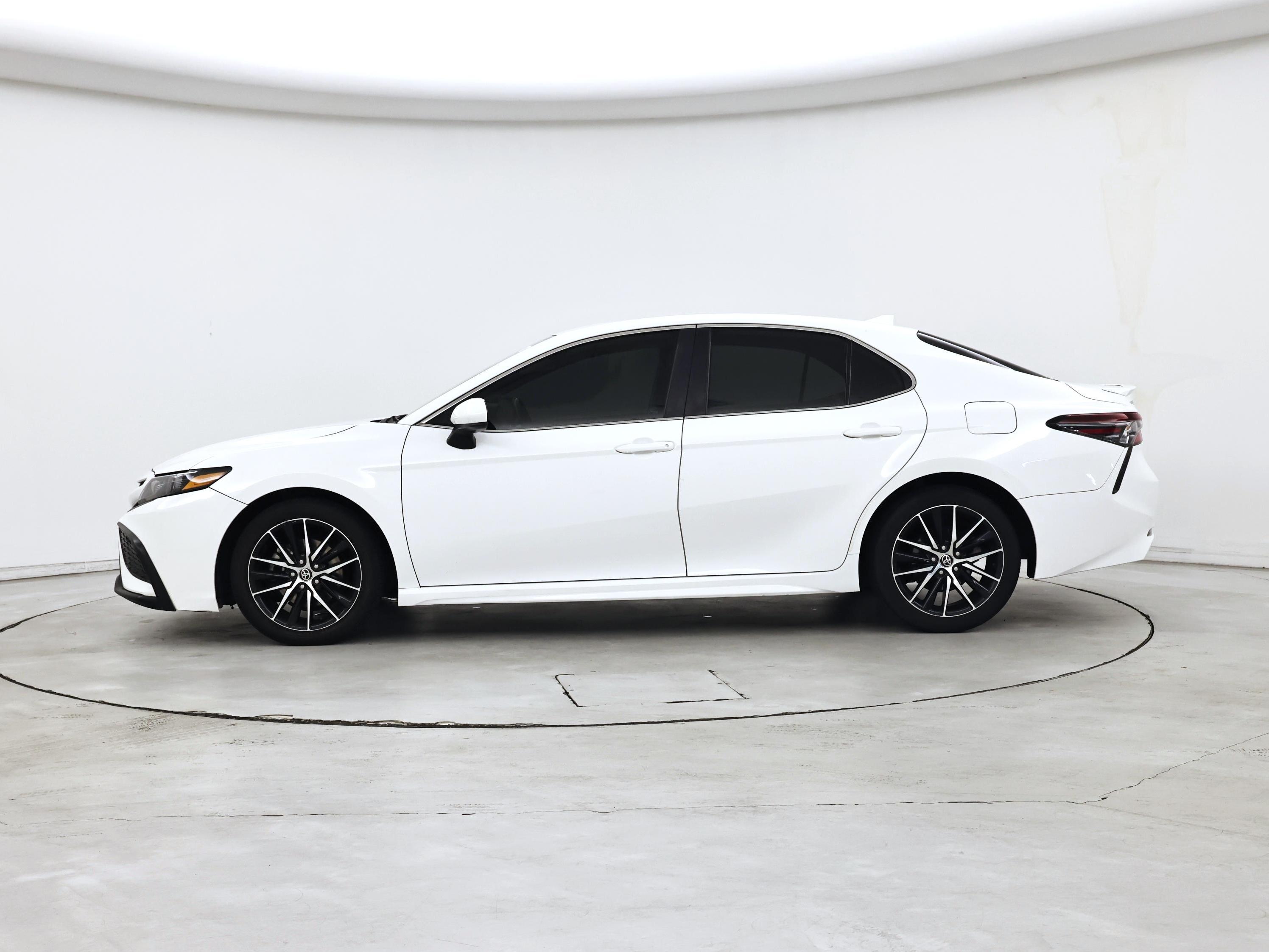 Thumbnail: 2021 Toyota Camry - 3
