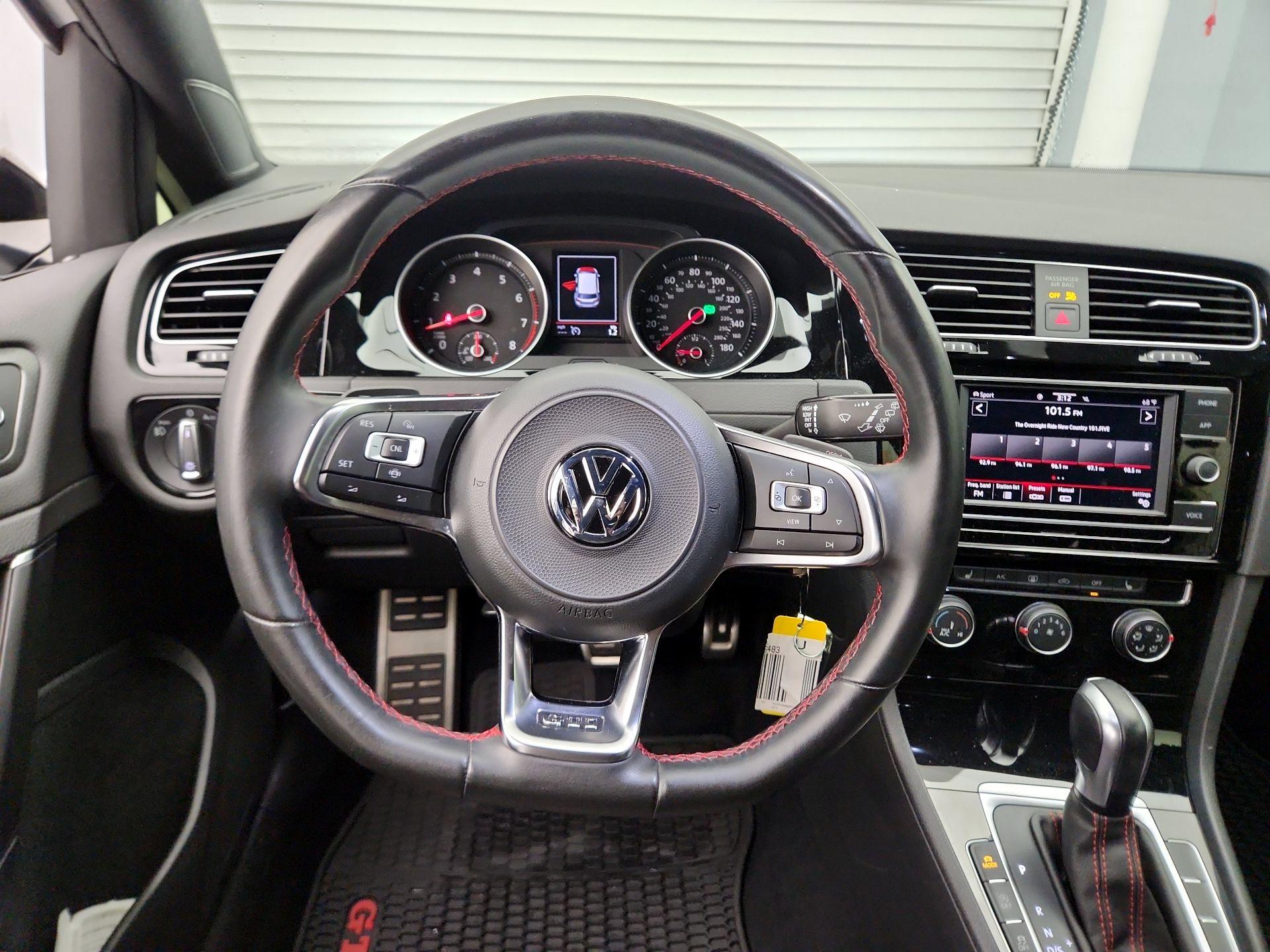 Thumbnail: 2021 Volkswagen Golf - 10