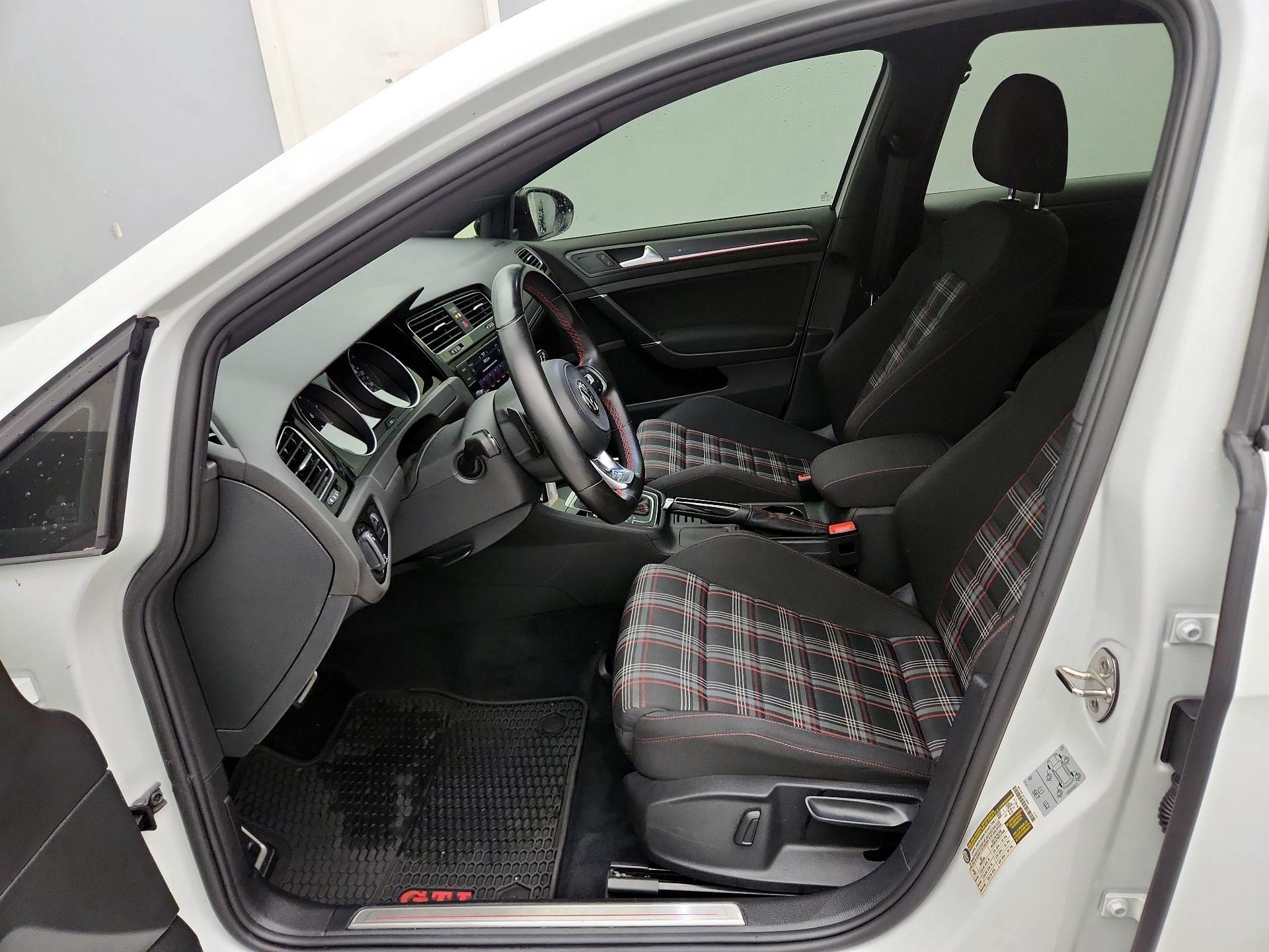 Thumbnail: 2021 Volkswagen Golf - 11