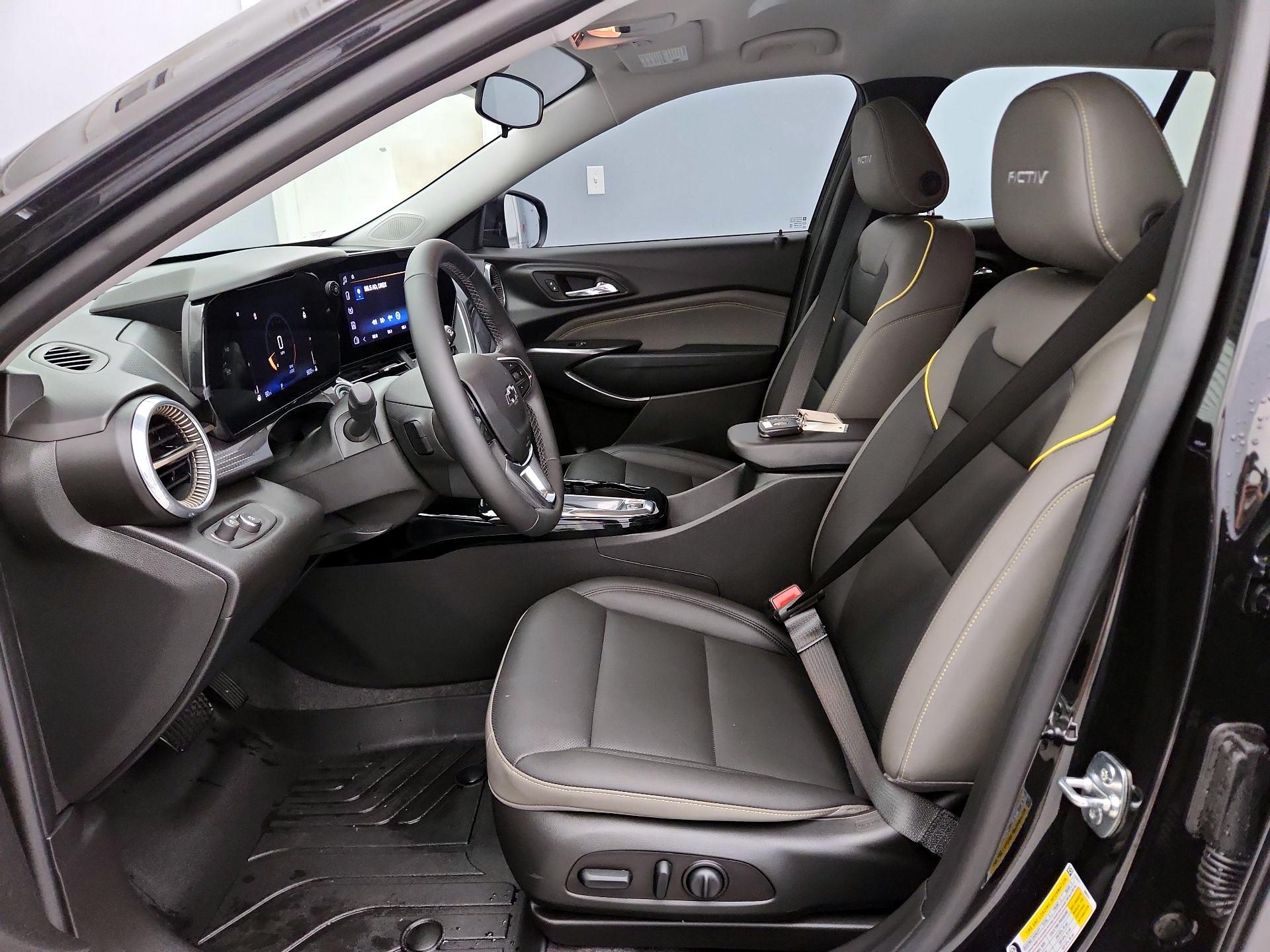 Thumbnail: 2025 Chevrolet Trax - 11