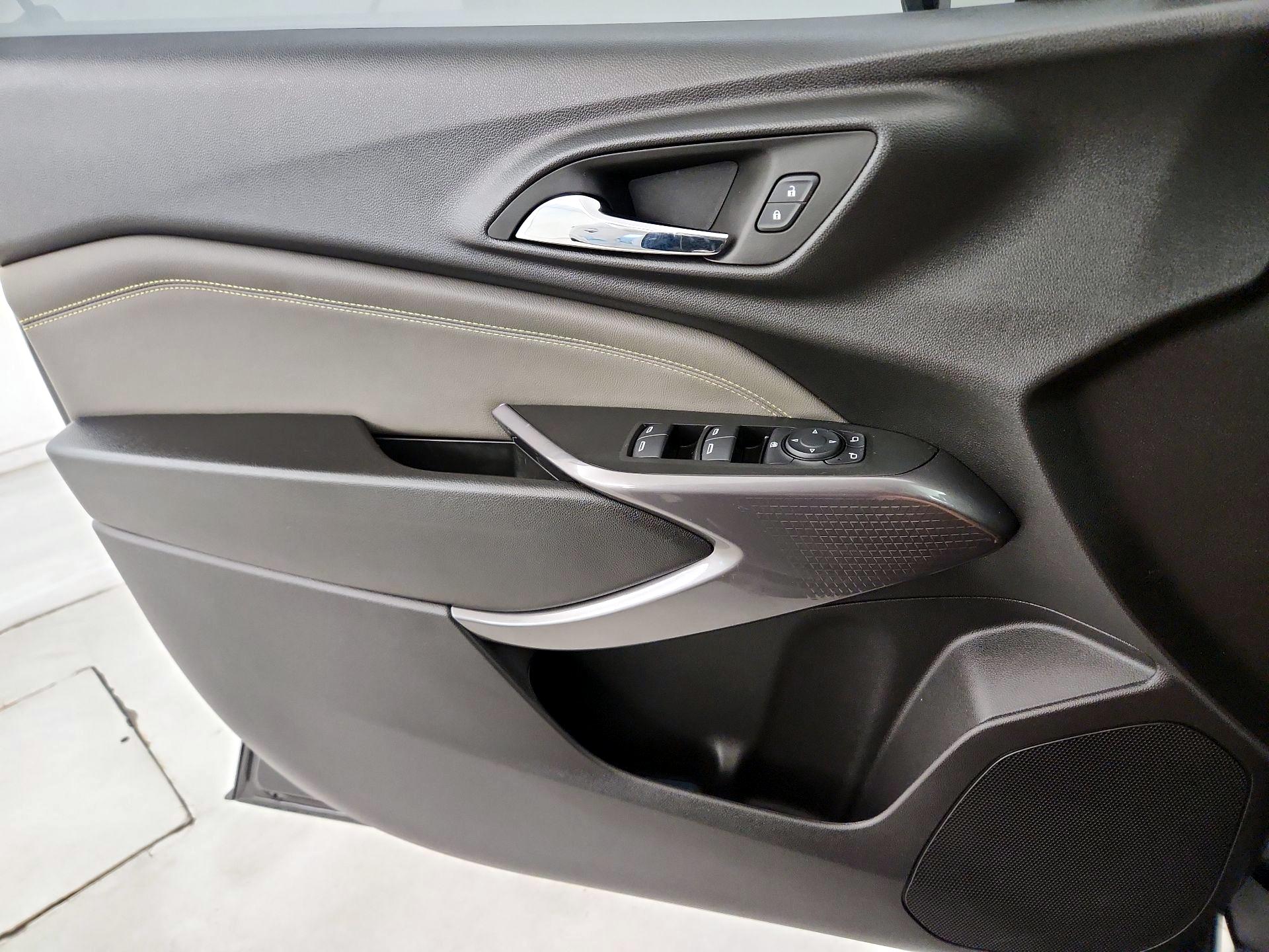 Thumbnail: 2025 Chevrolet Trax - 12