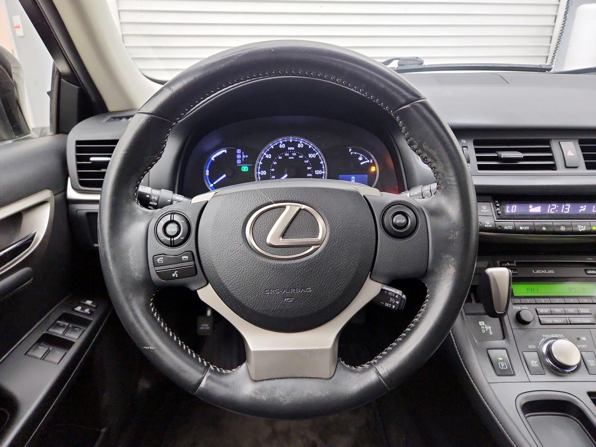 Thumbnail: 2015 Lexus CT - 10