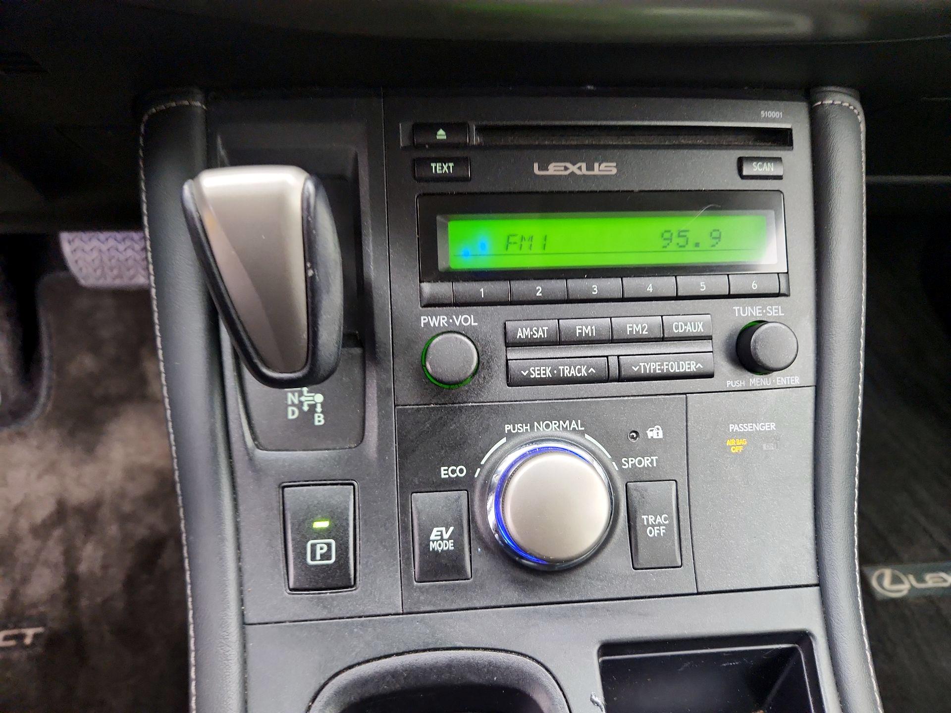 Thumbnail: 2015 Lexus CT - 16