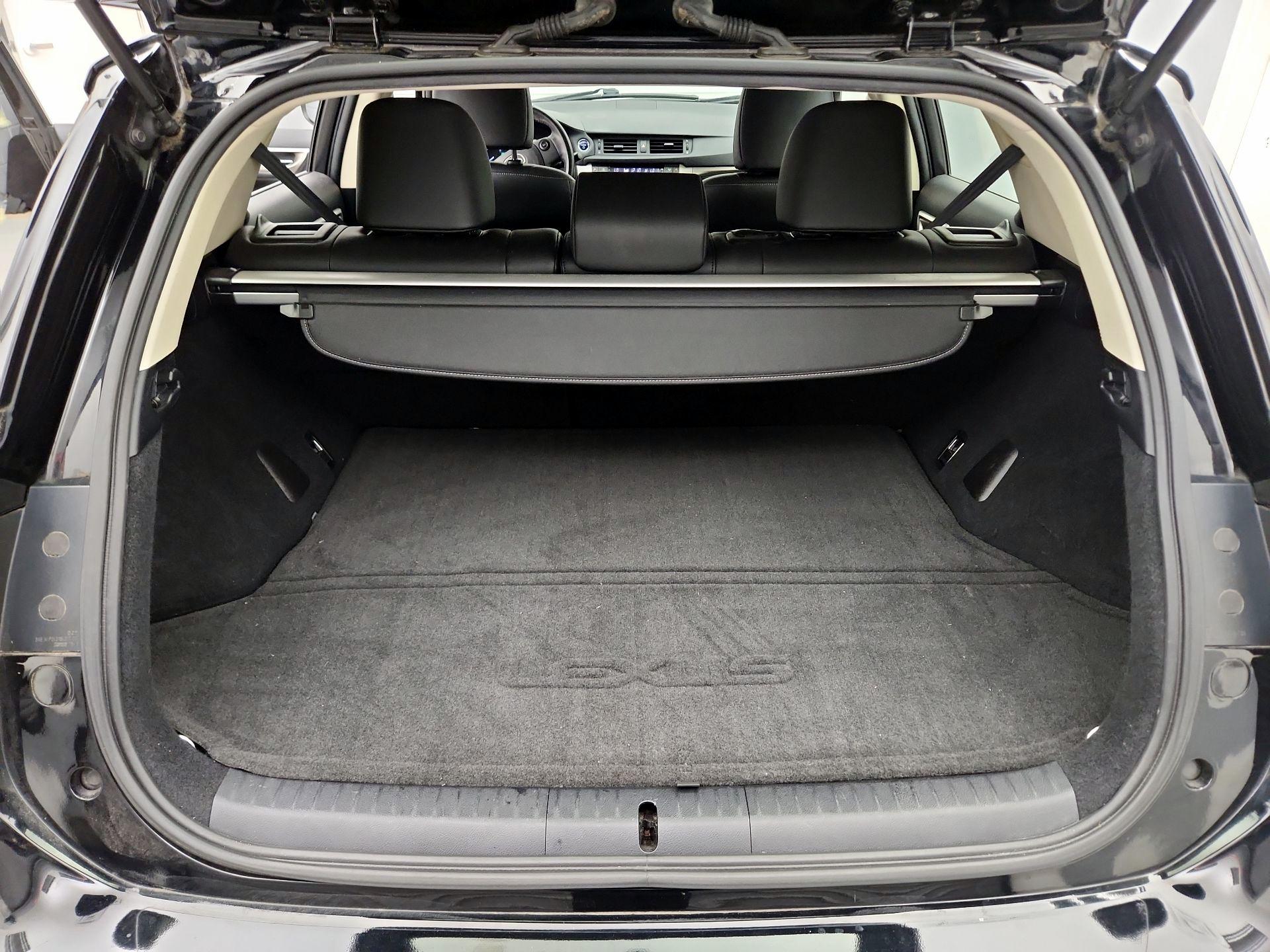 Thumbnail: 2015 Lexus CT - 19